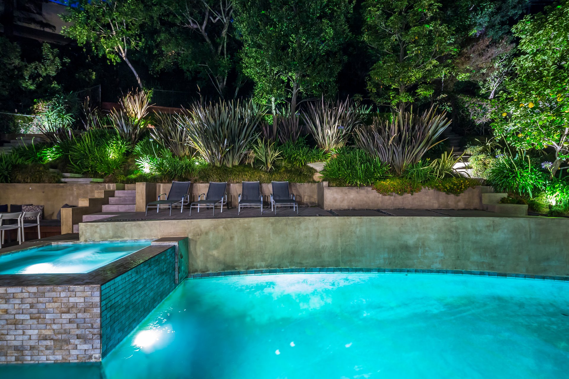 1563 N Doheny Dr