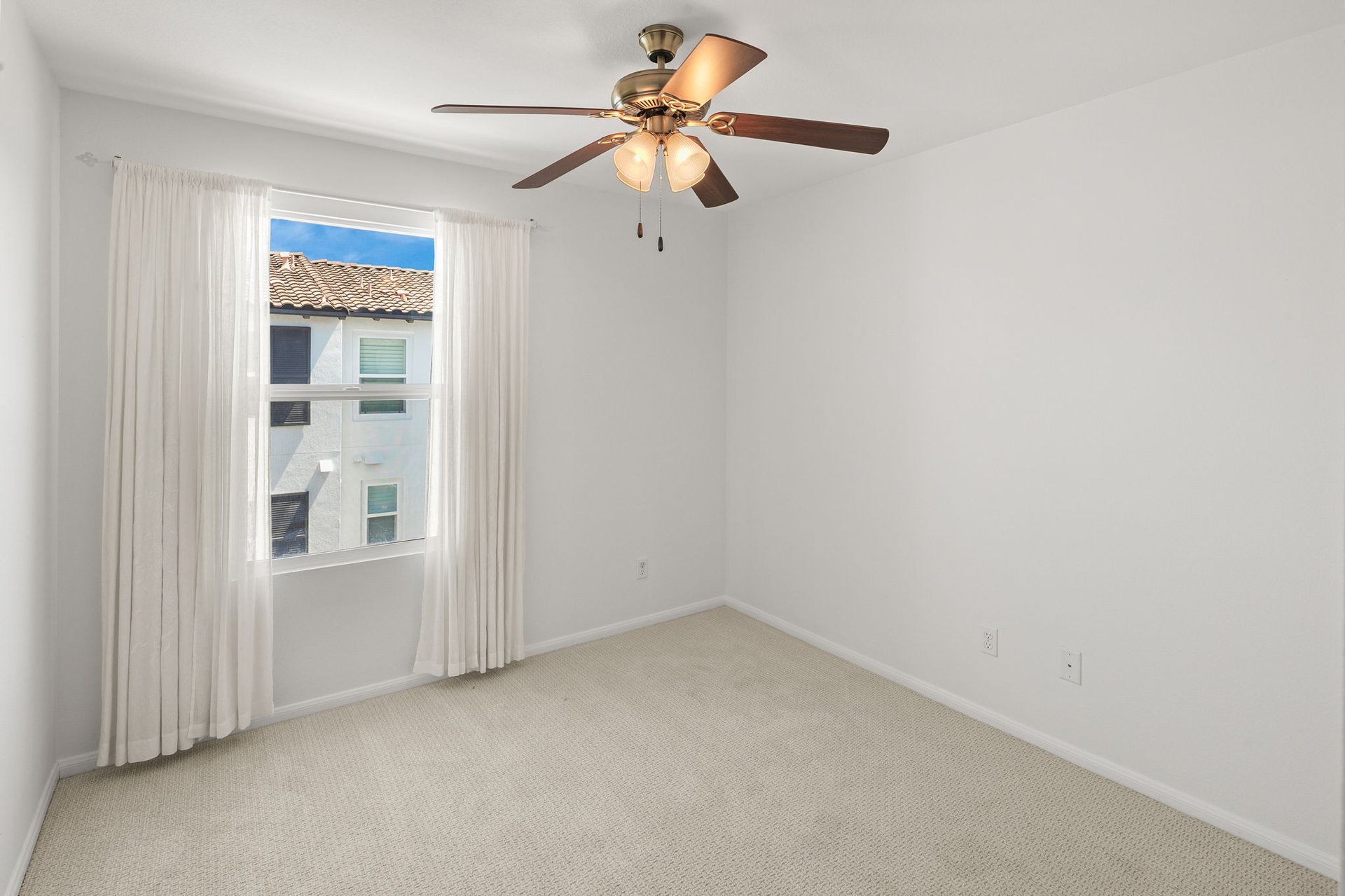 1846 Cliff Swallow Ln
