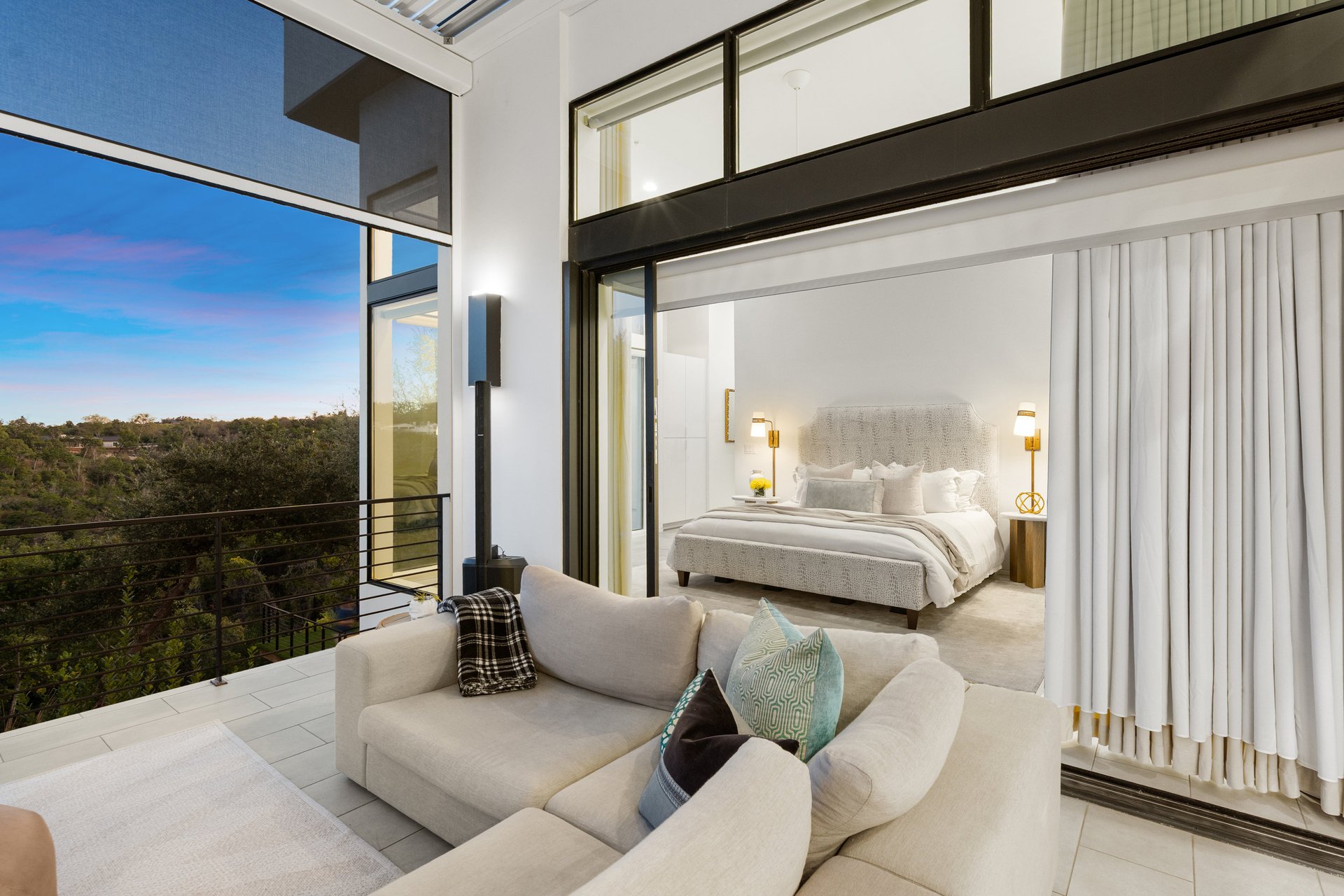 Modern Masterpiece in West Lake Hills