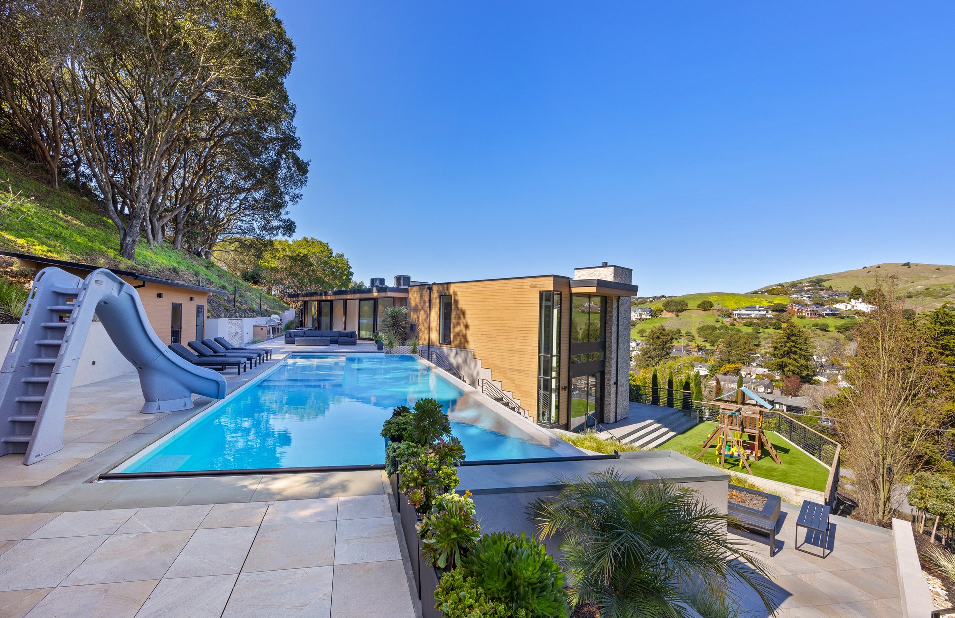 Modern Luxury - Completed in 2019