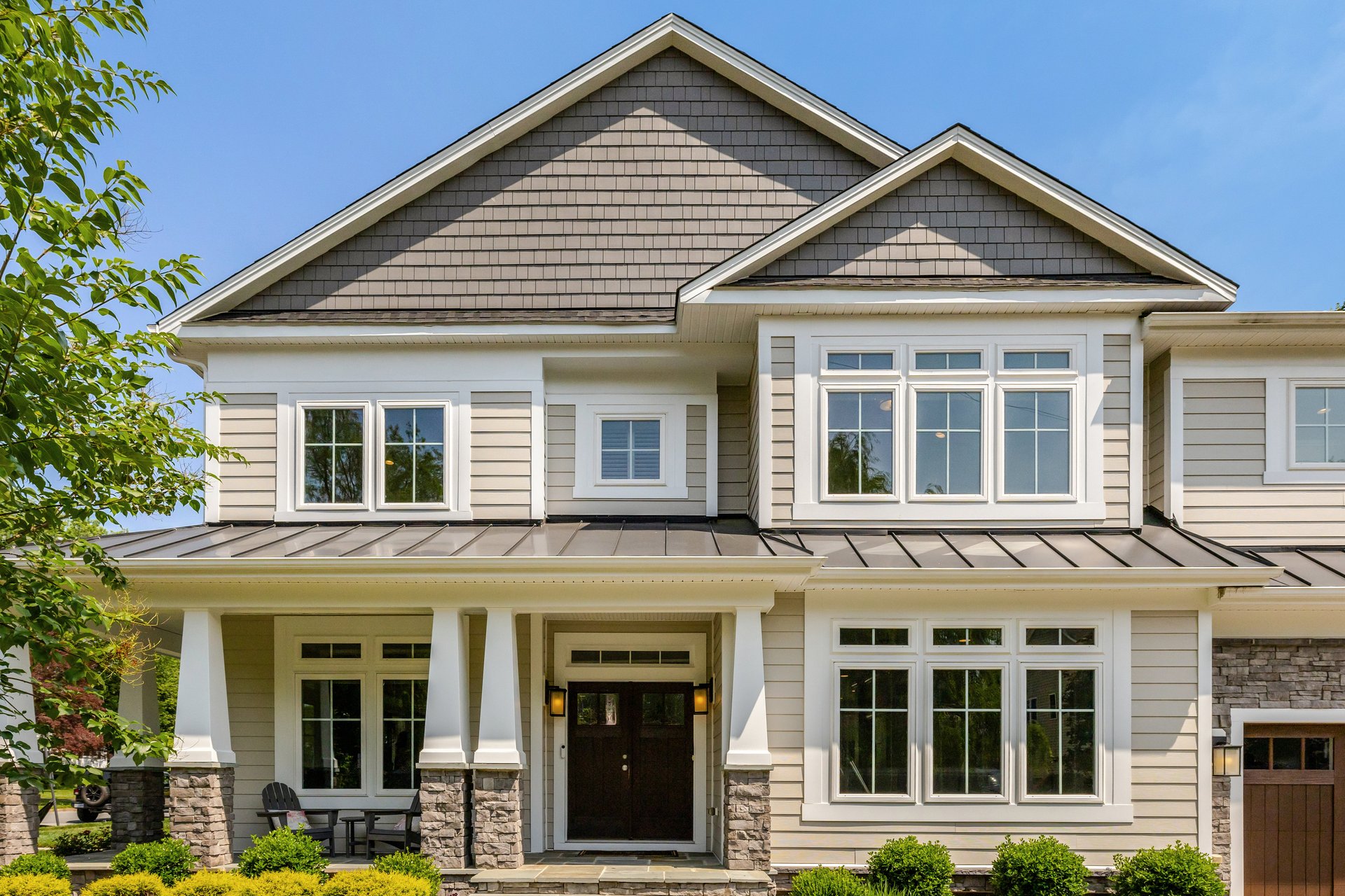 300 Jade Ct NW