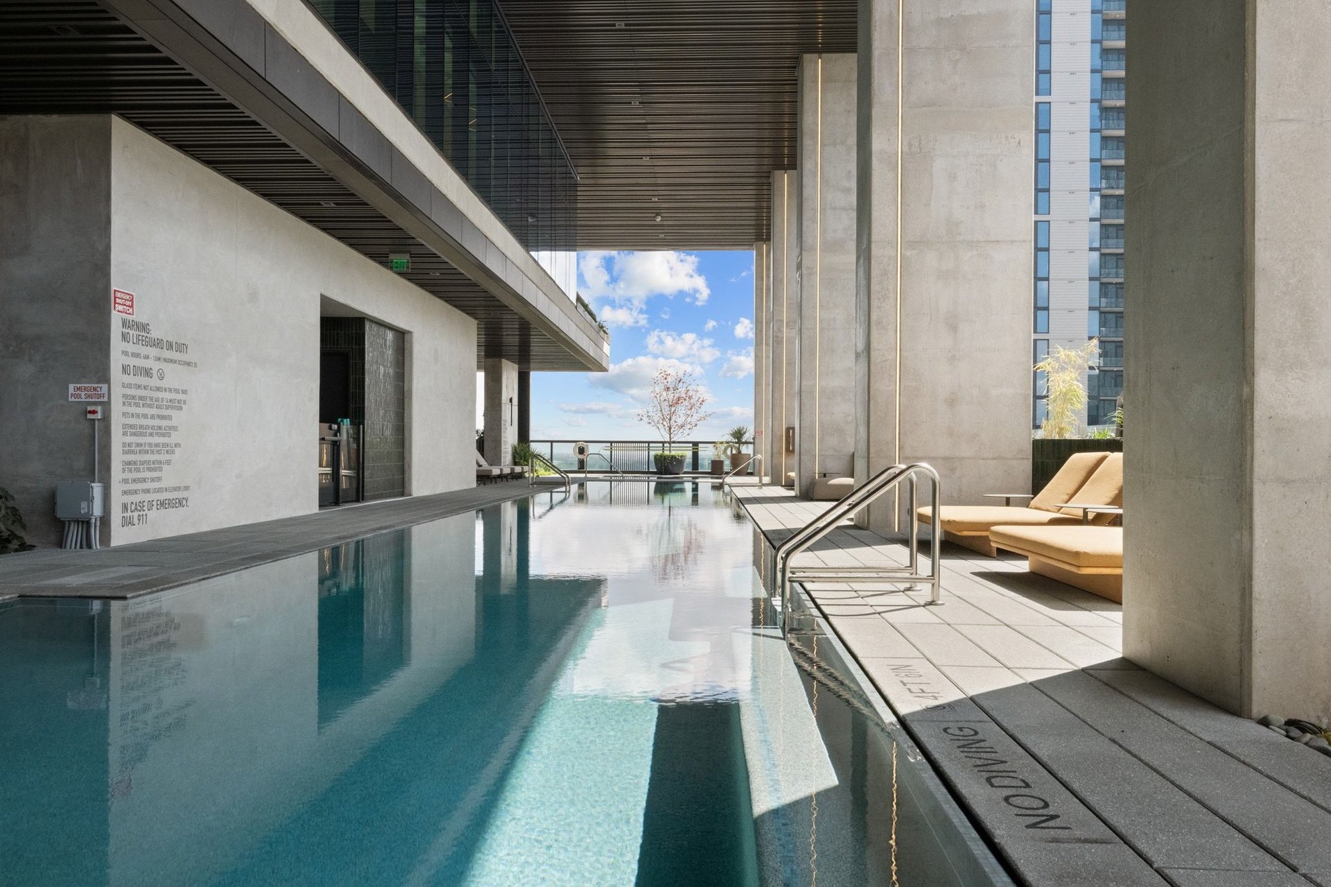 610 Davis Street #3902
