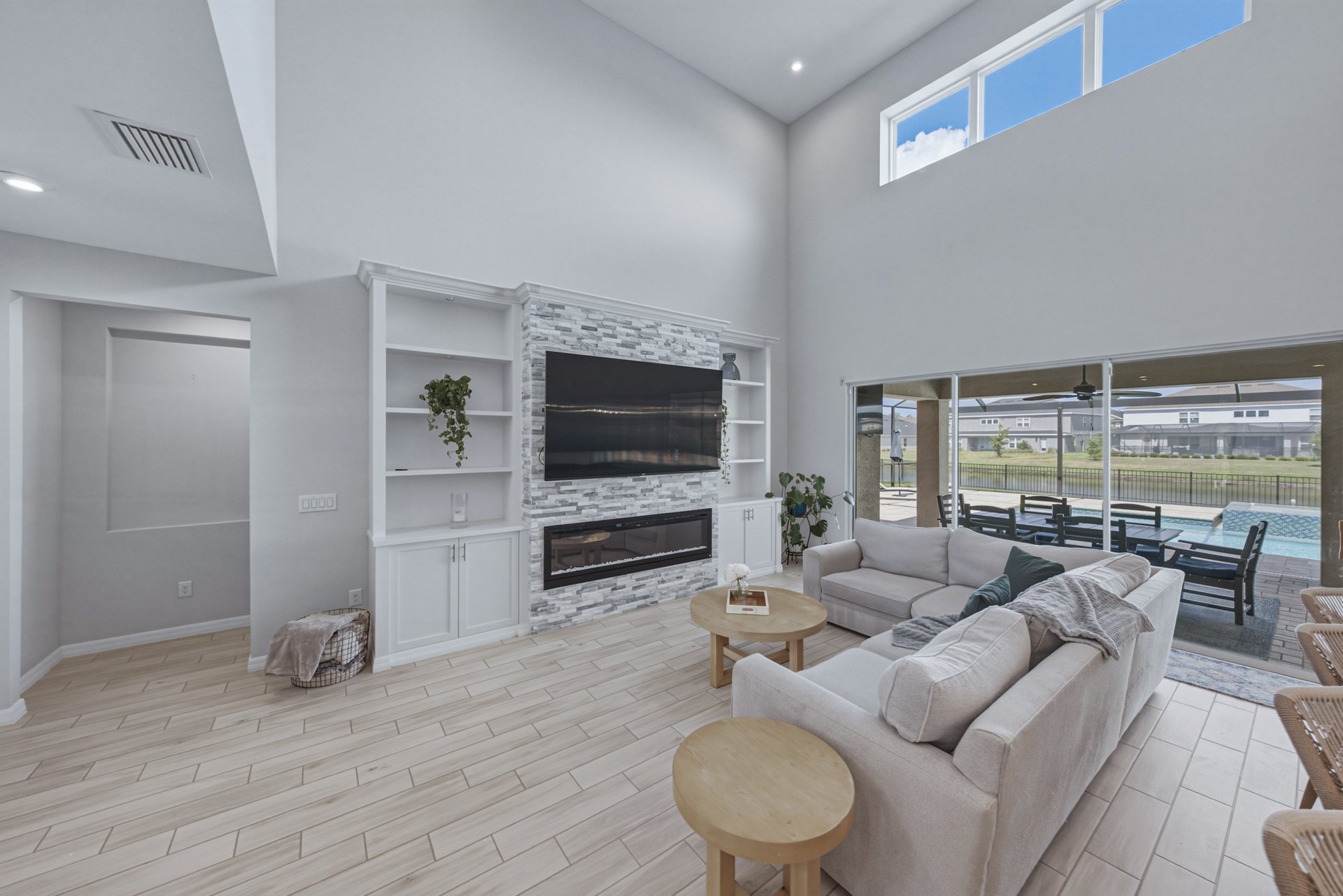 6978 BRADBURY CIR