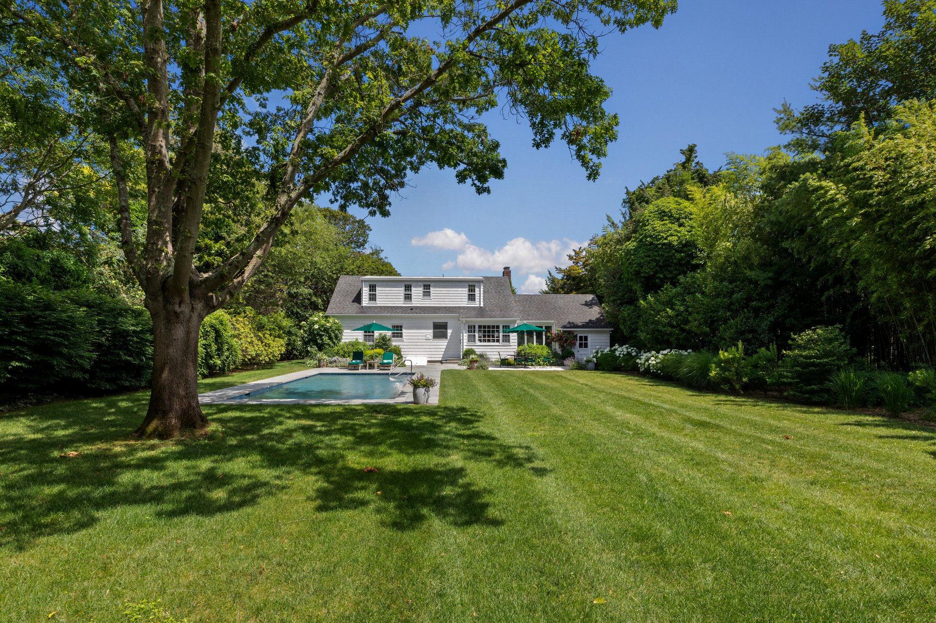 Estate-Section Sanctuary with manicured Gardens