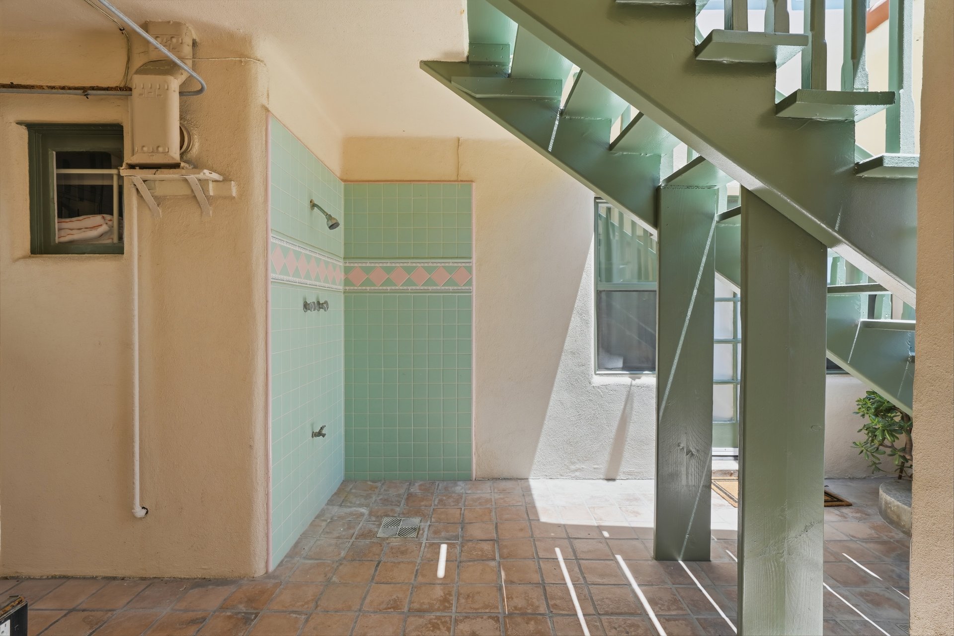 1602 The Strand (Entire Property)