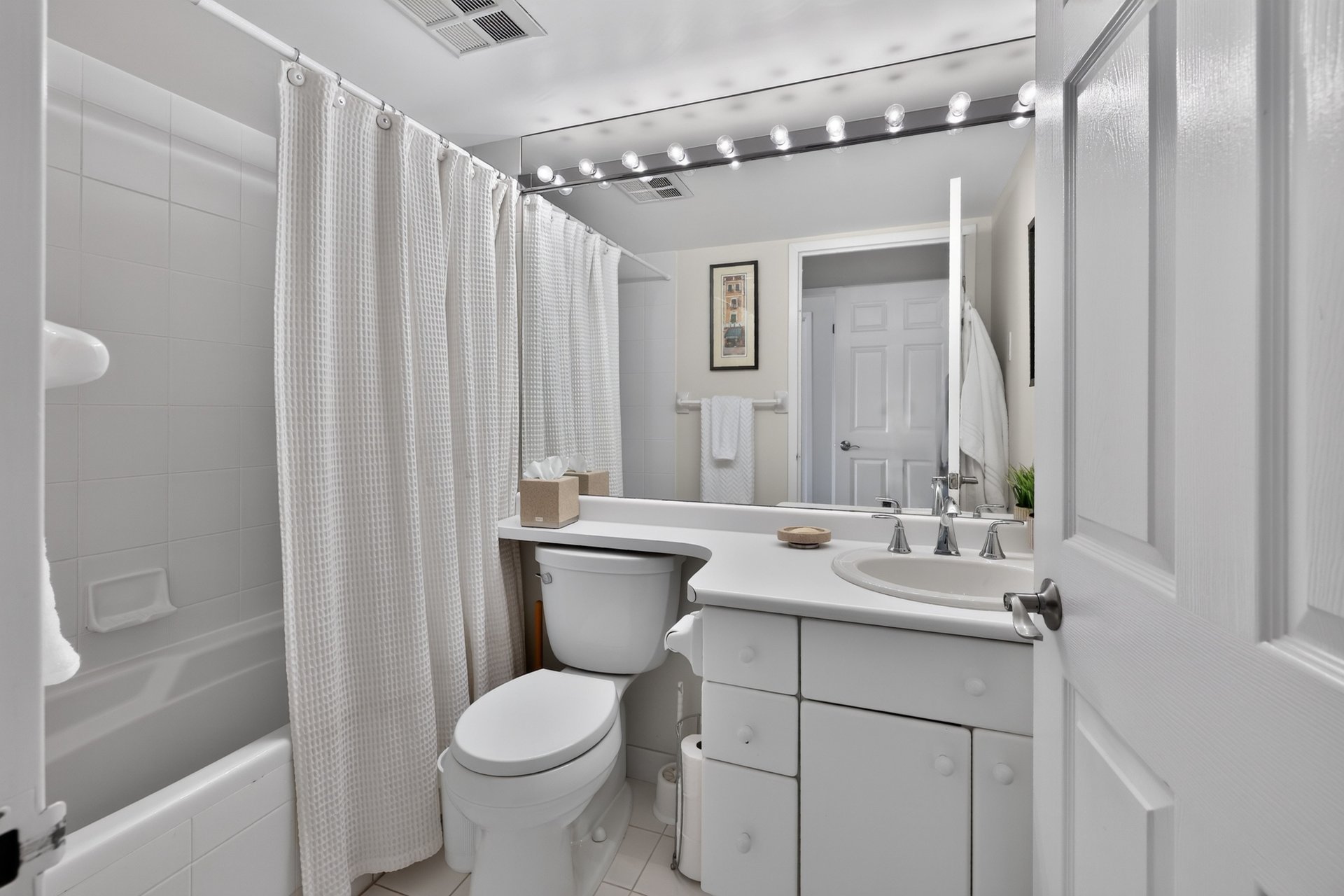 211-221 Robinson Street, Oakville