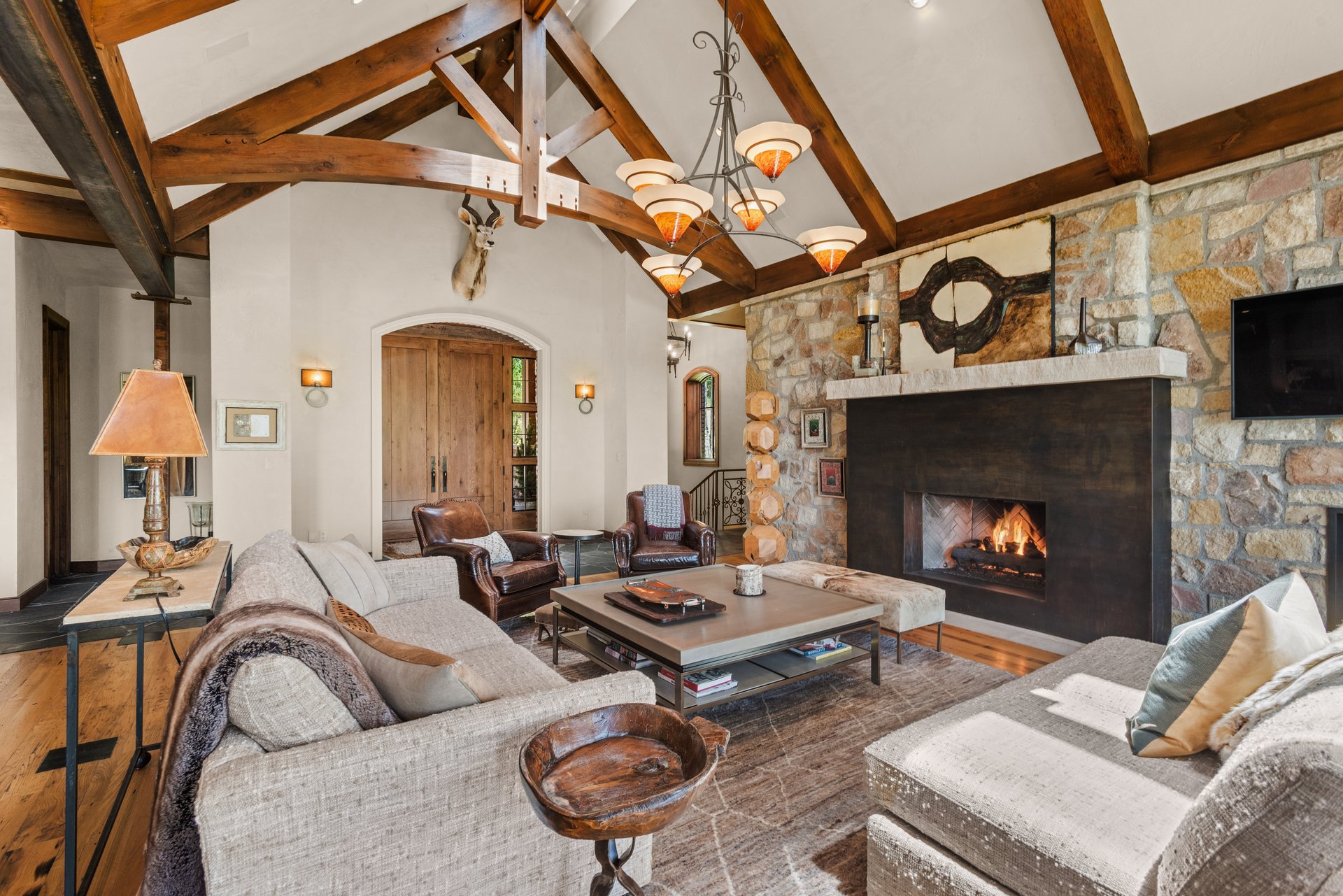 863 Hunter Creek