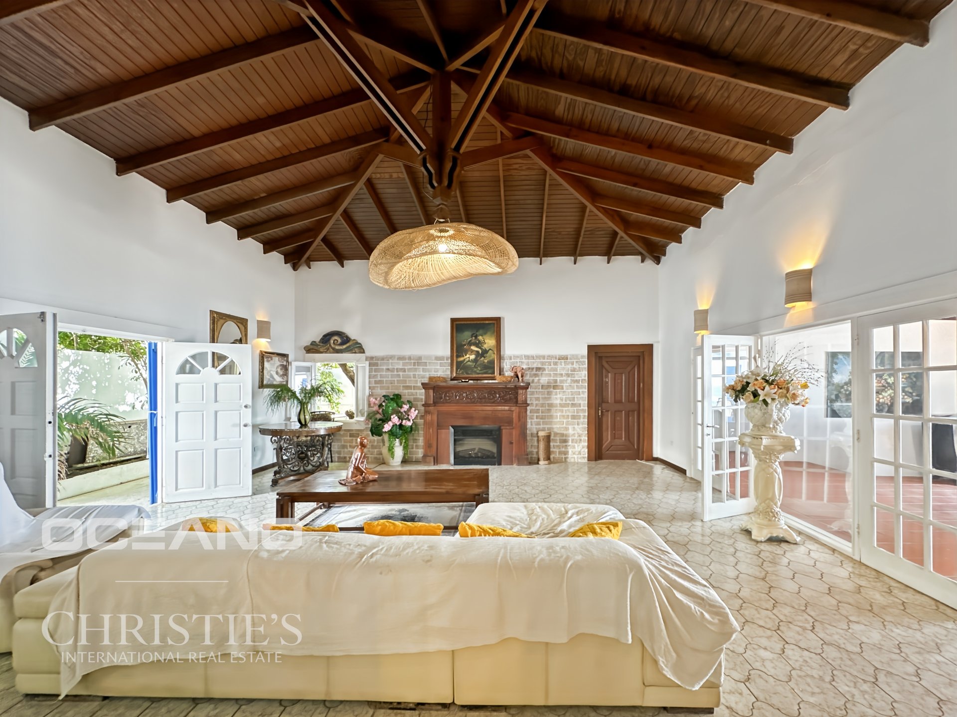 Investment Opportunity – 3-Bedroom Villa with Studio and Independent Unit