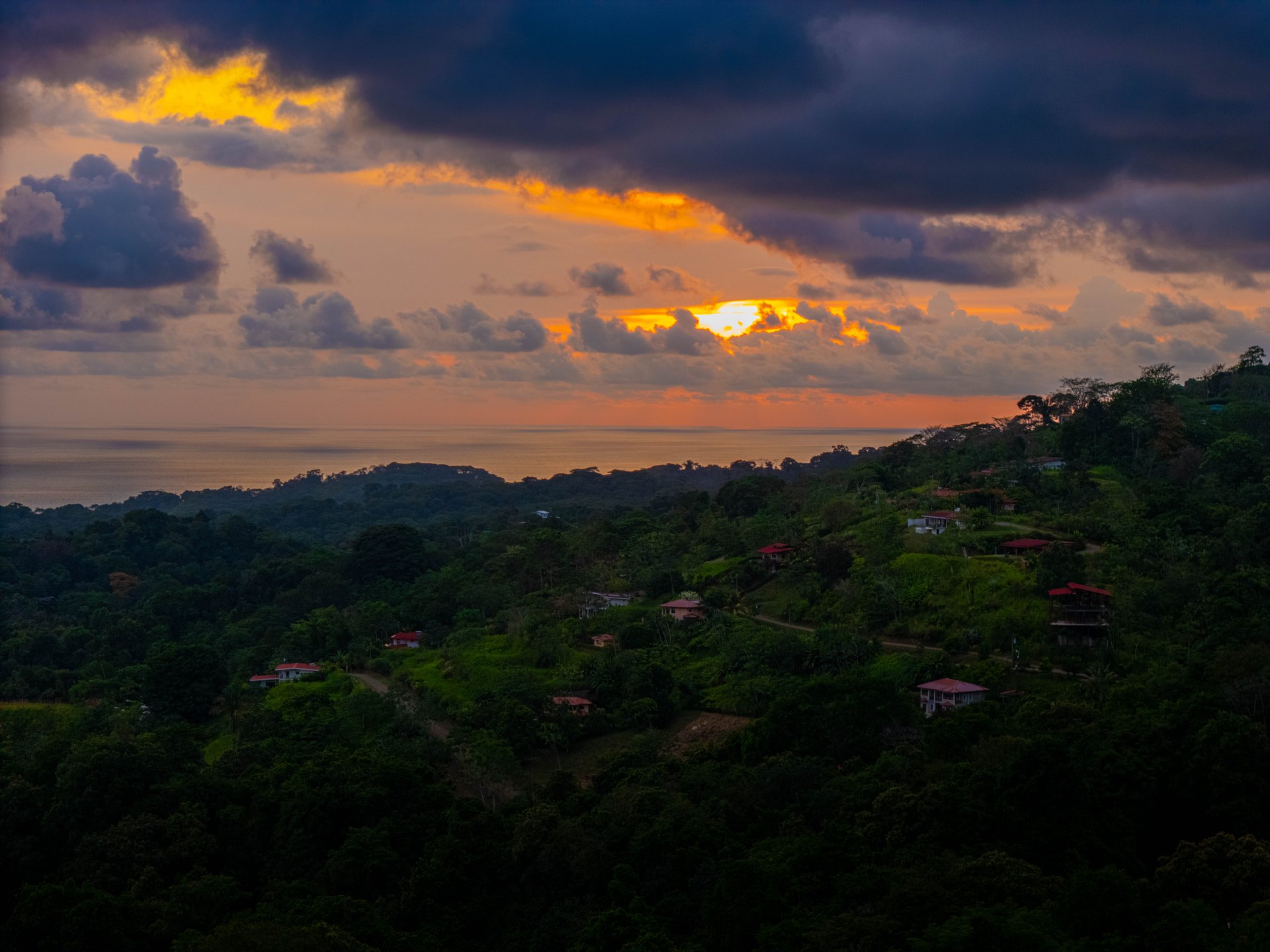 Expansive Ocean Views, Central Ojochal - 3 bed, 3 bath!