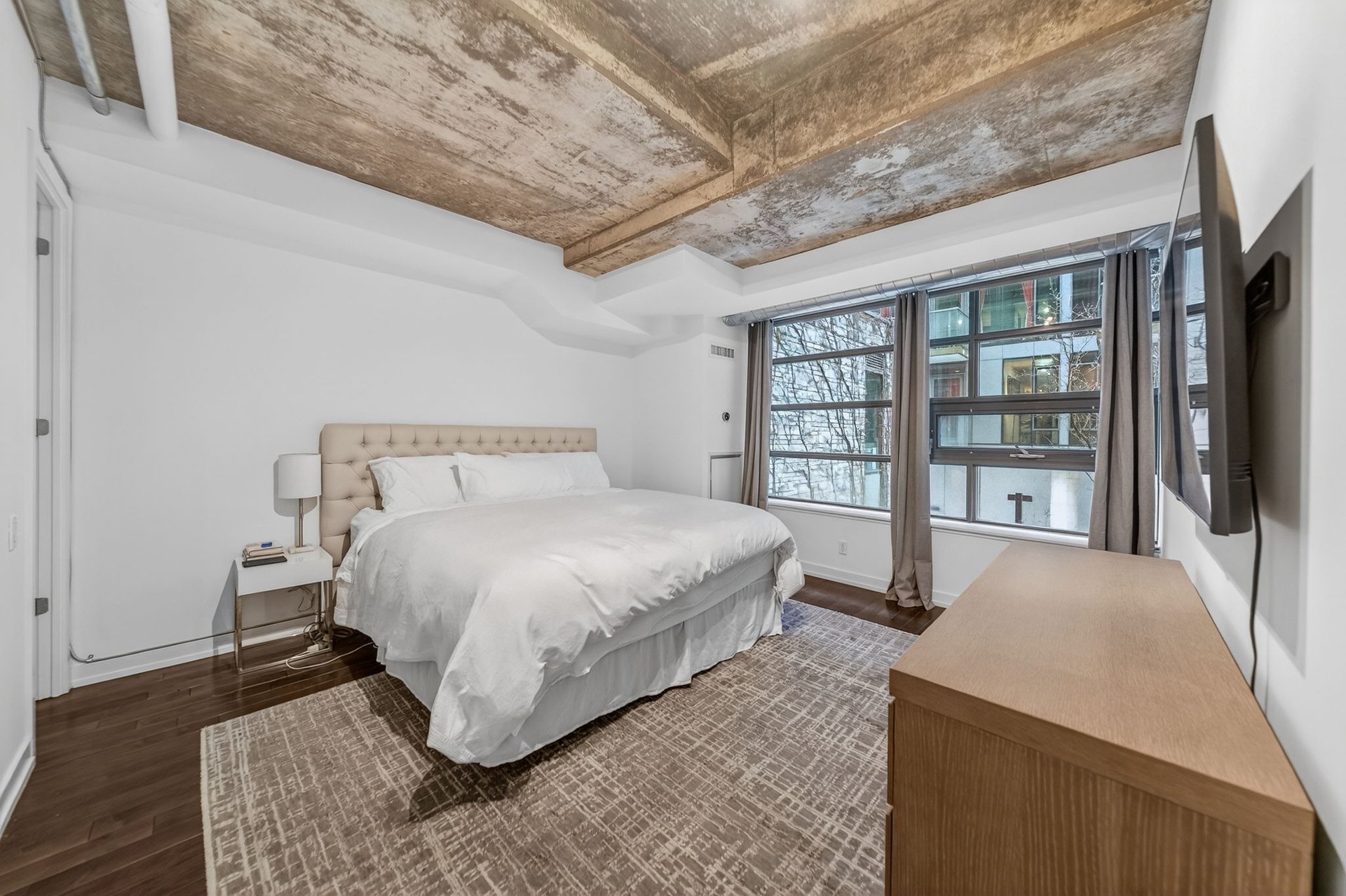  SOLD: In The Heart Of Vibrant King West