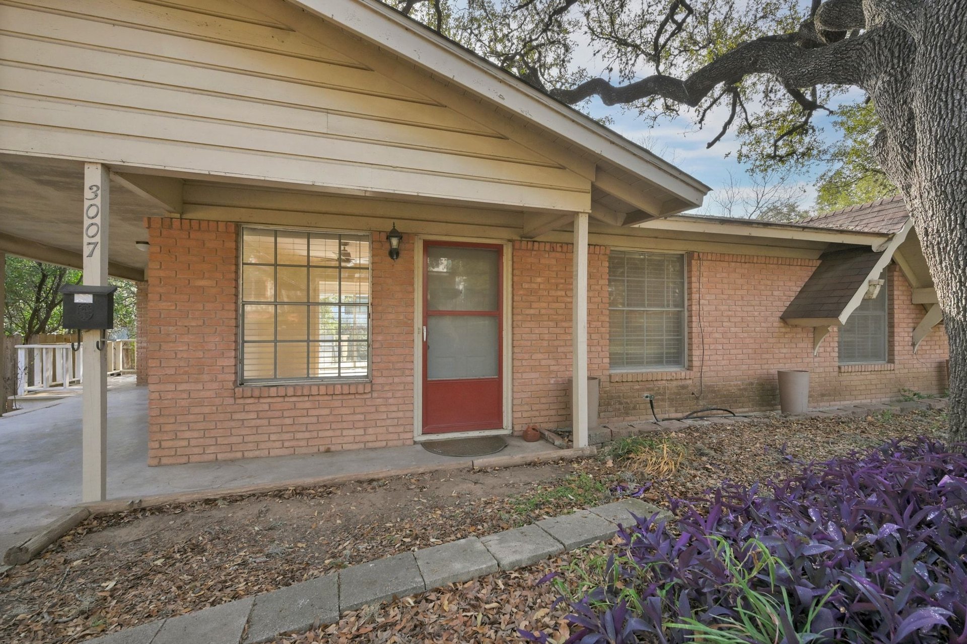 3007 Kinney Avenue