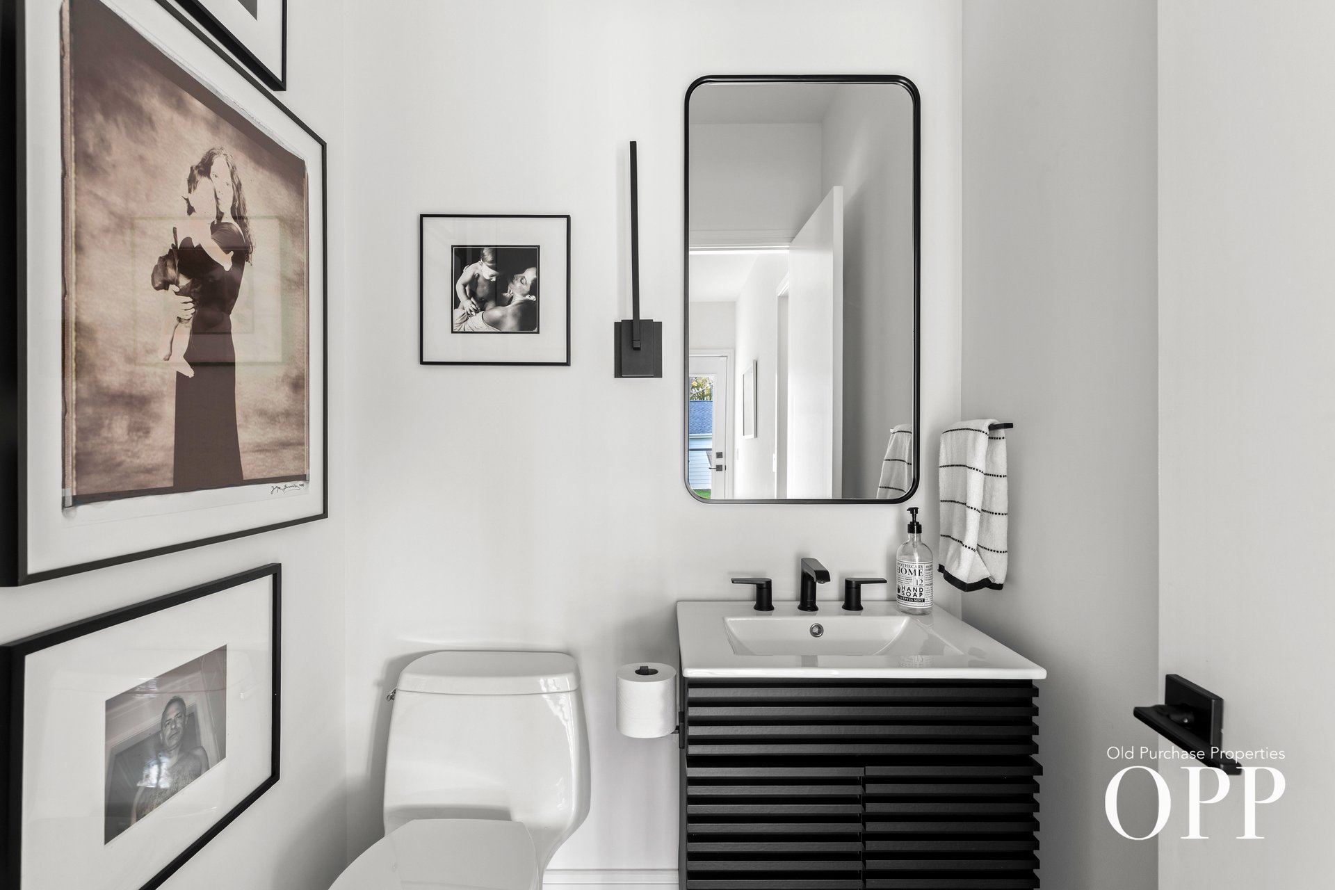 A MODERN SANCTUARY IN AN EXQUISITE LOCATION