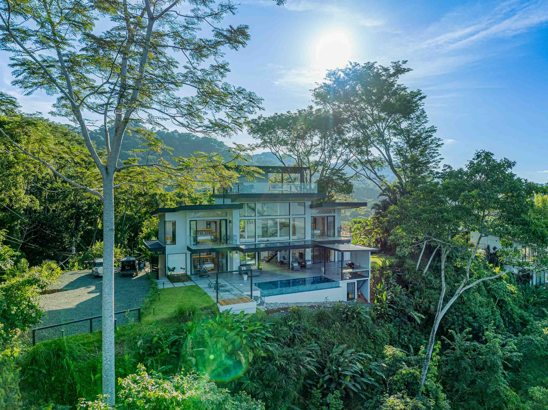 Exclusive Luxury Villa with Infinity Pool