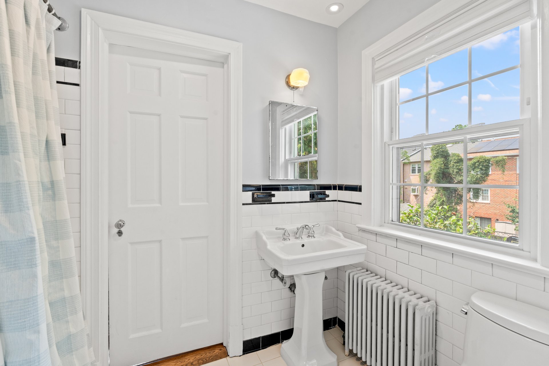21 W Oak Street