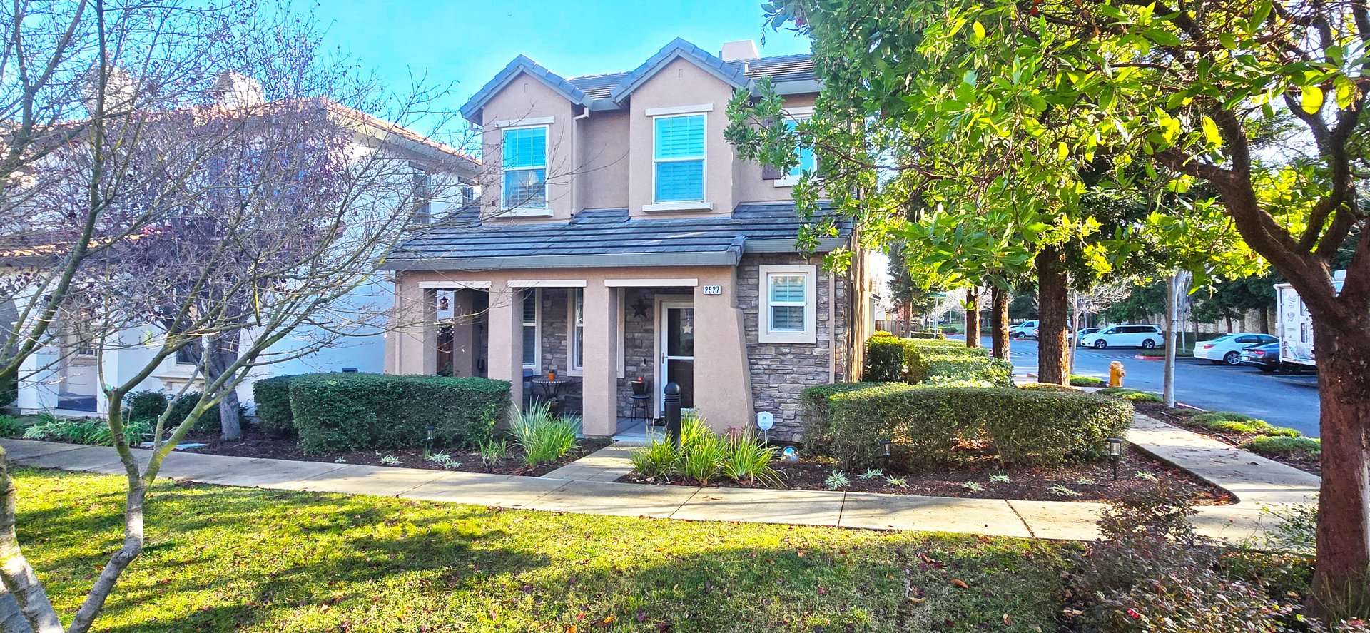 Popular Eden Shores community!