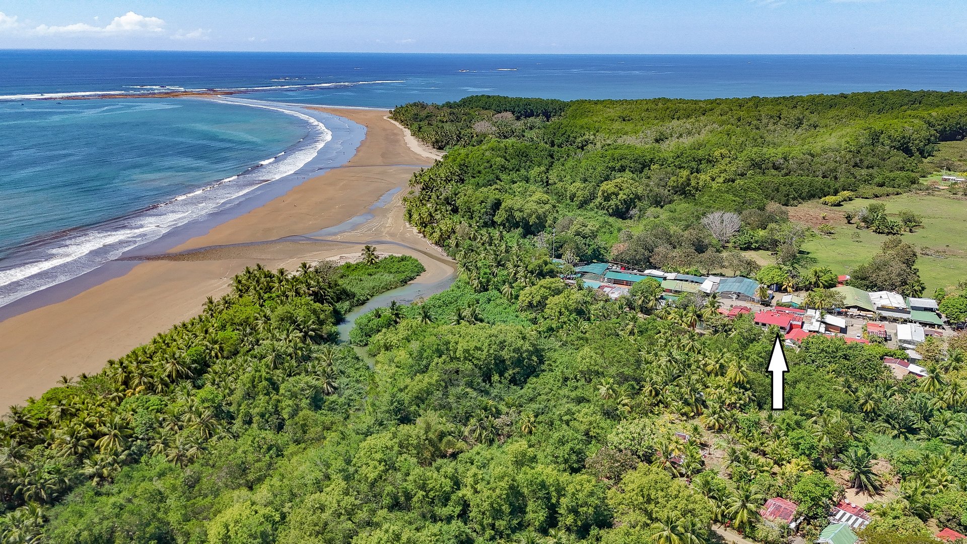 Fully equipped 4 Unit Apartment/Hotel complex 70 meters from the entrance to world-famous Marino Ballena National Park