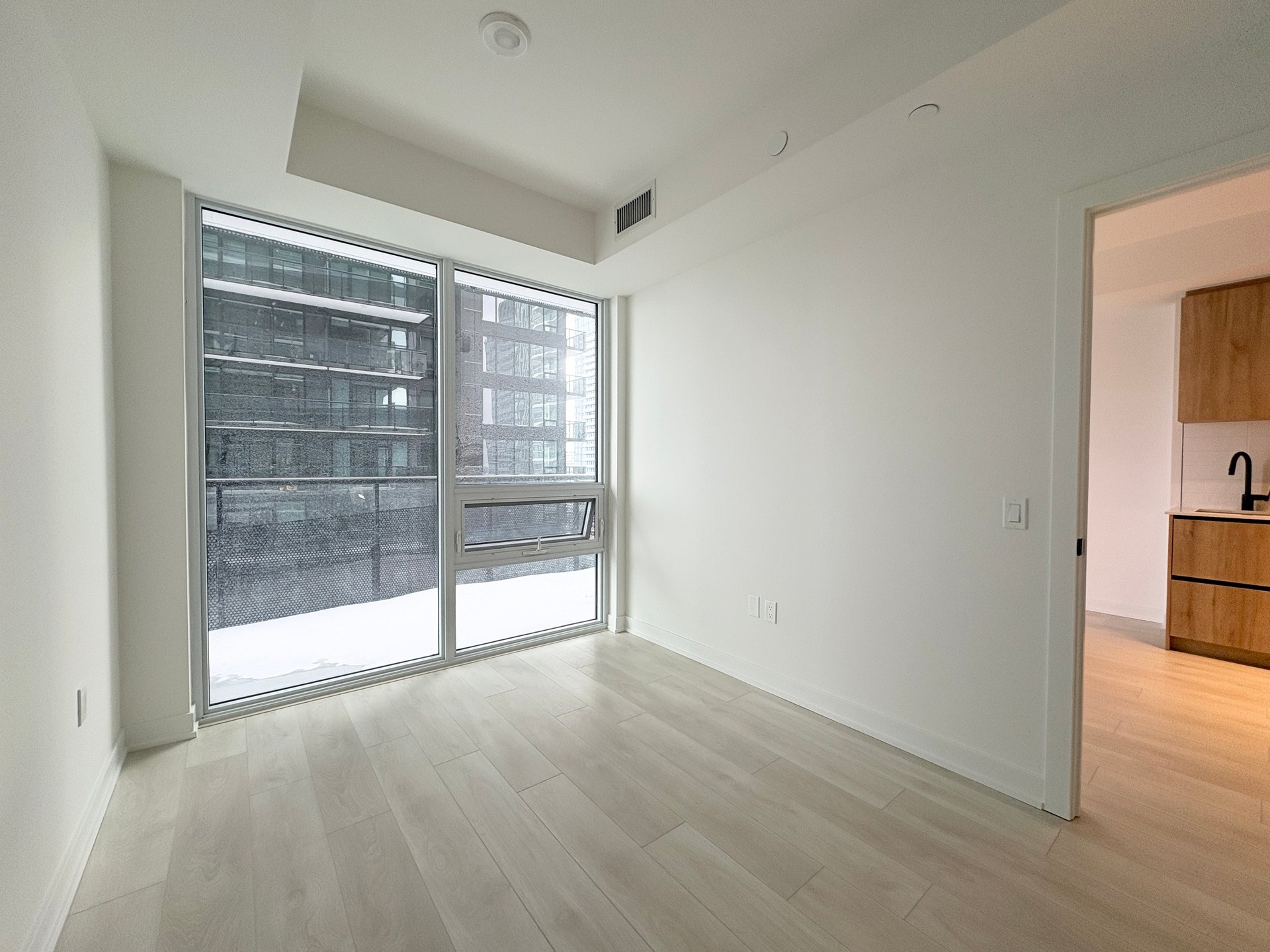 117 Broadway Ave W Unit: 2401