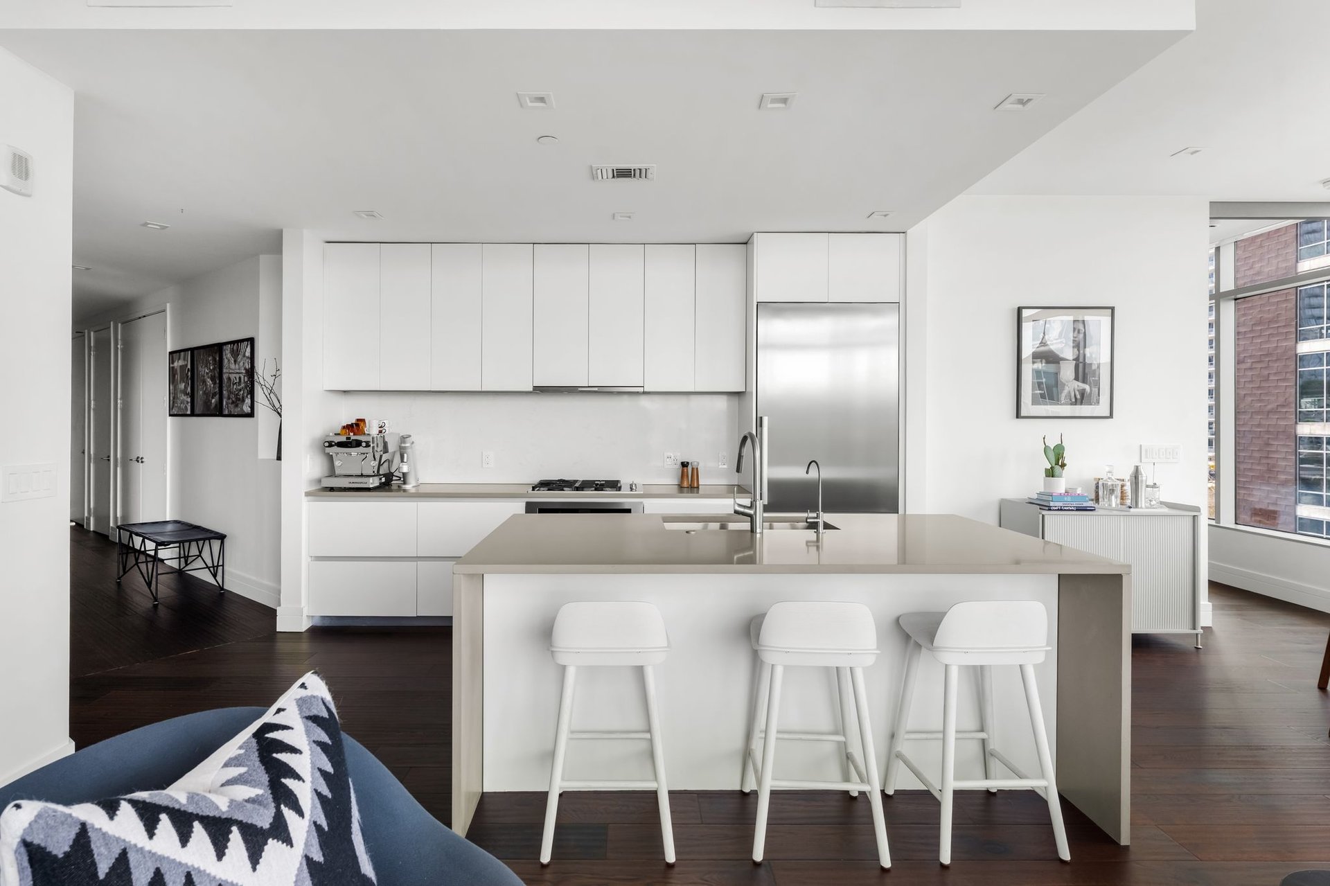 501 West Ave #704