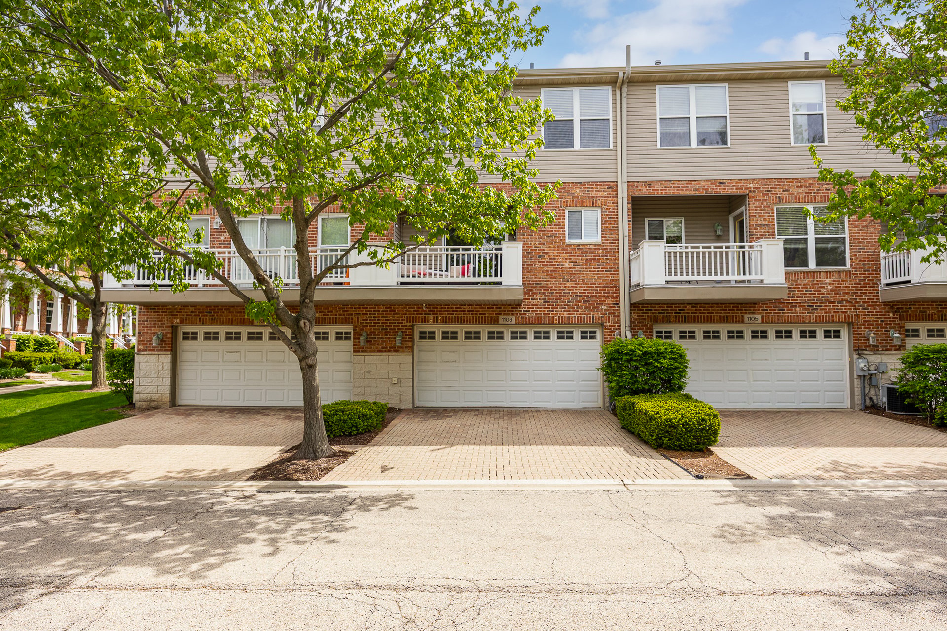 1103 Longwood Dr