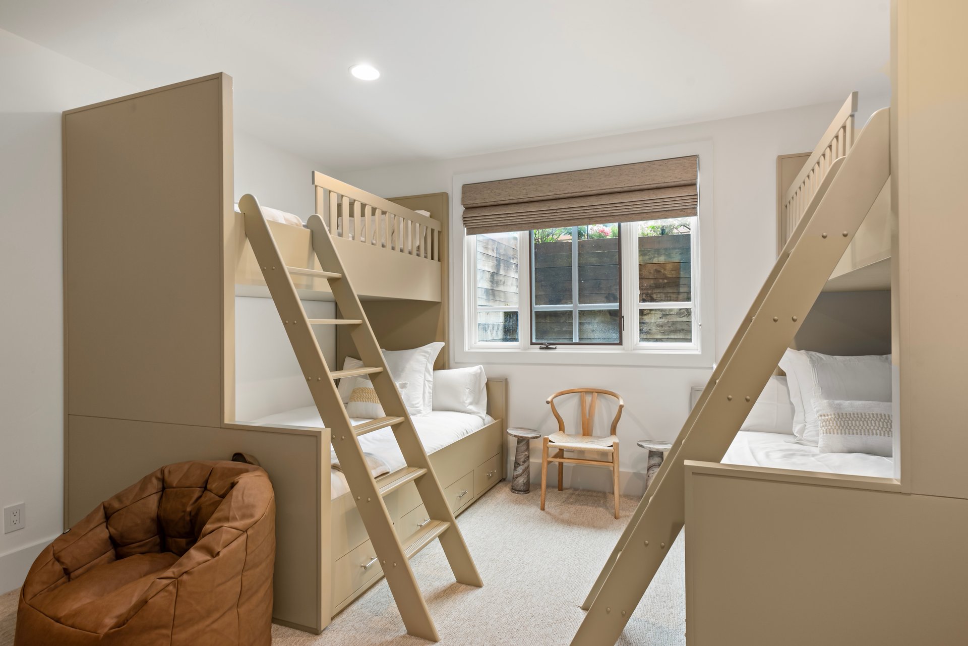 Beautiful Mountain Contemporary Townhome in Aspen Central Core