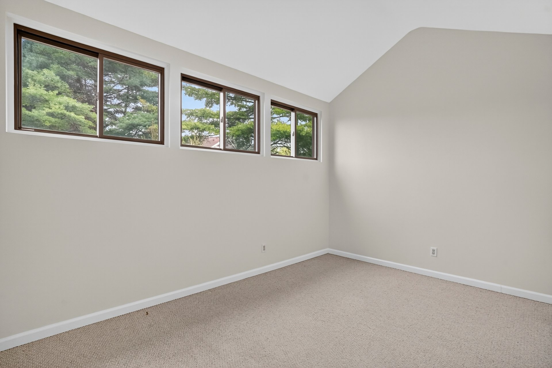 16 Fox Run Road
