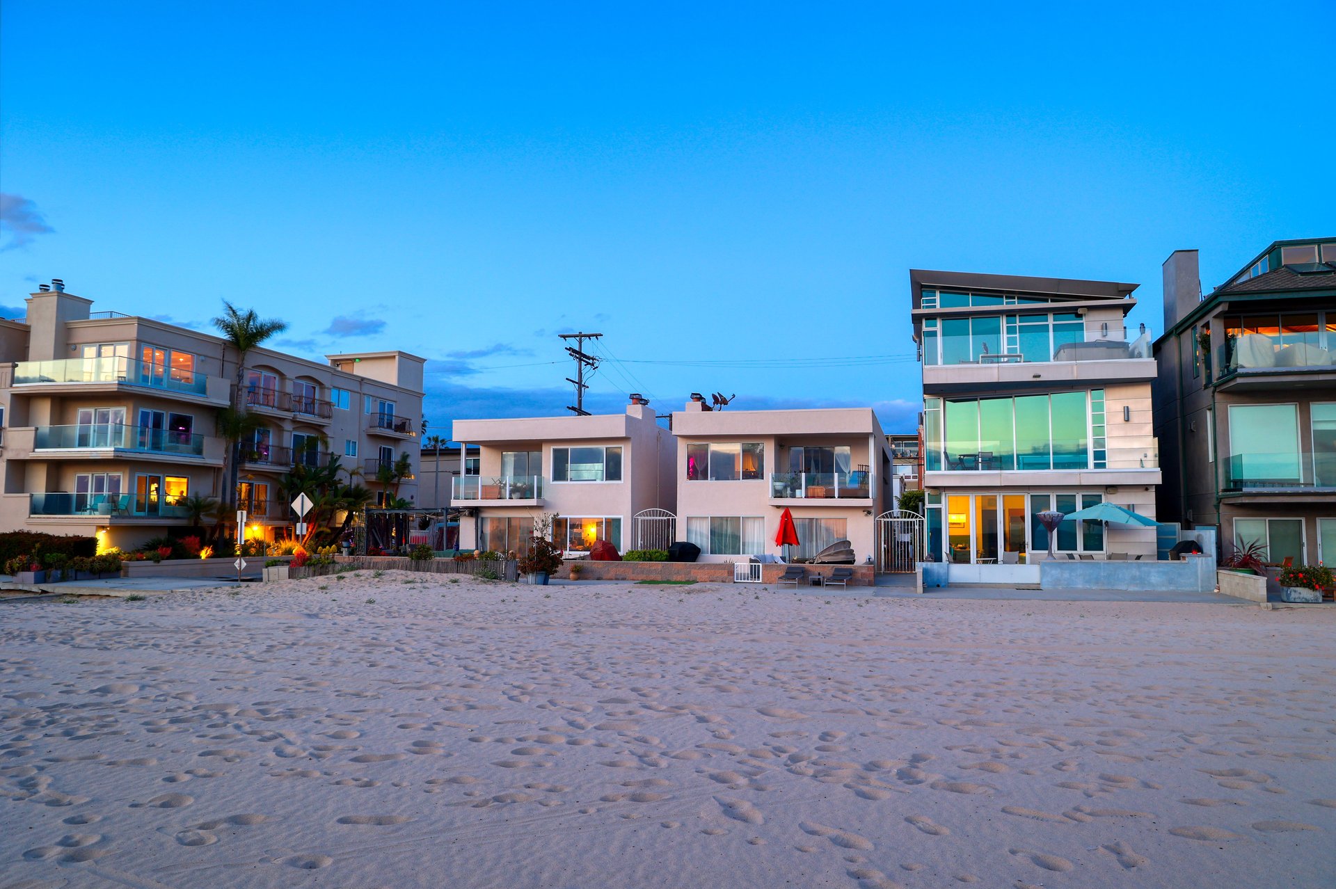6401-6405 Ocean Front Walk