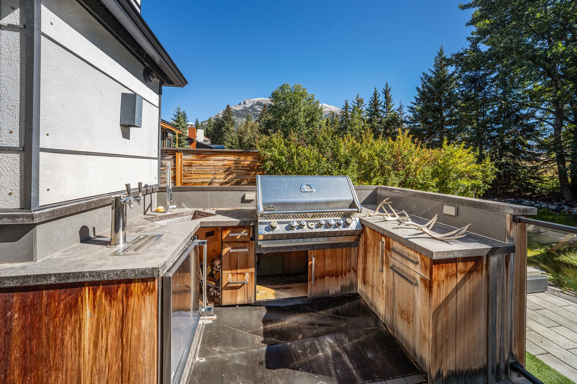 A Reimagined Mountain Home in Cougar Creek
