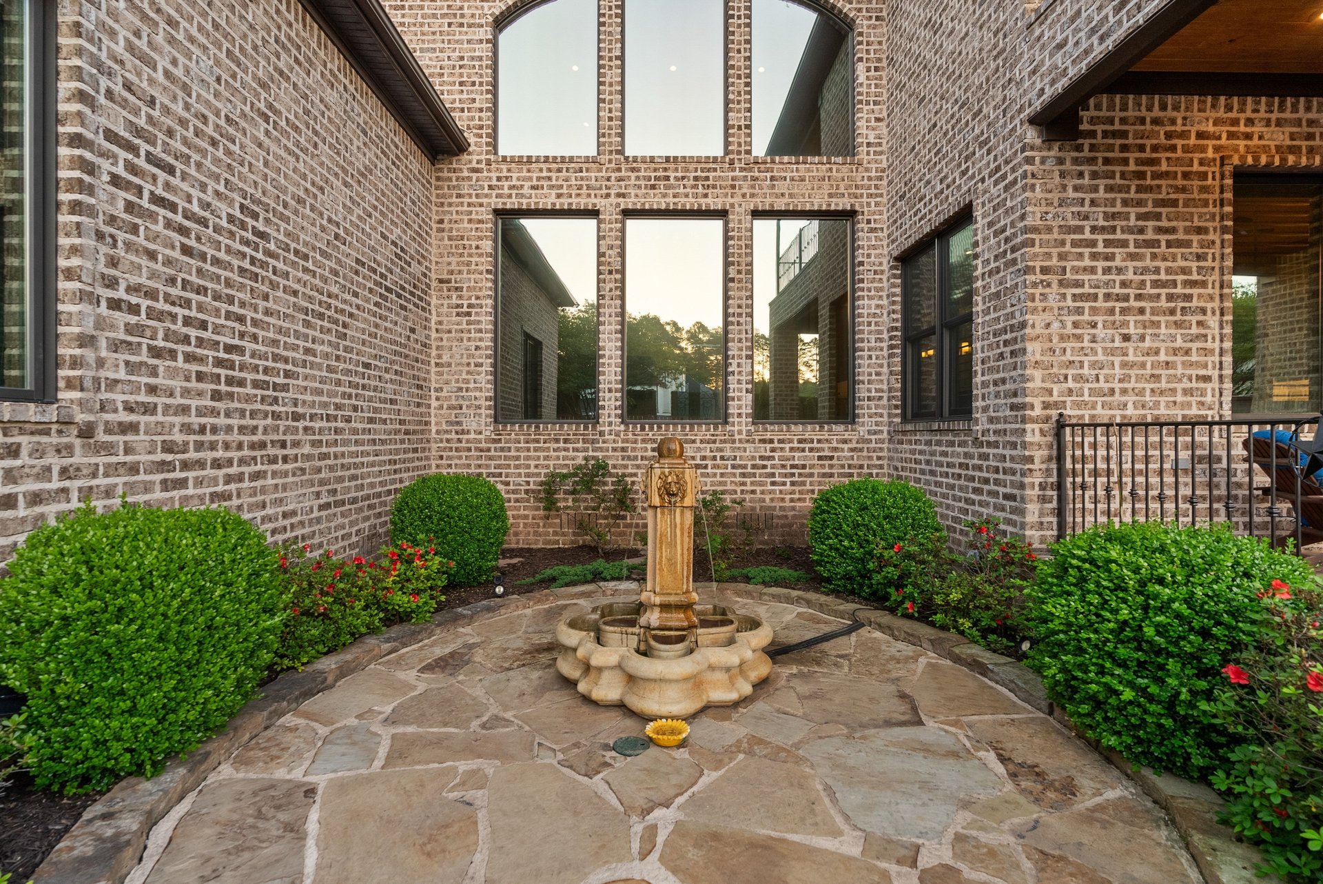 106 Orle Dr