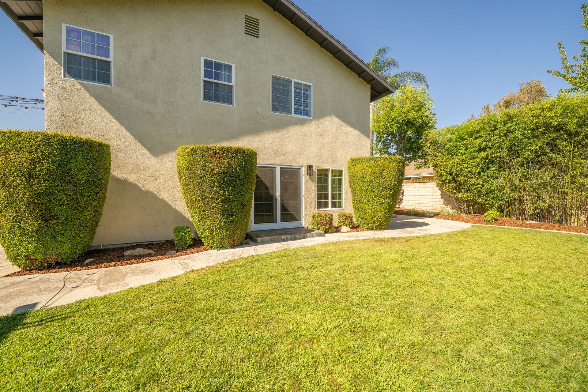 280 E Miramar