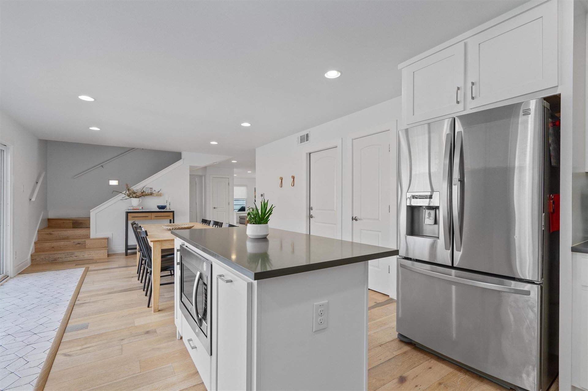 3106 Carlisle Dr