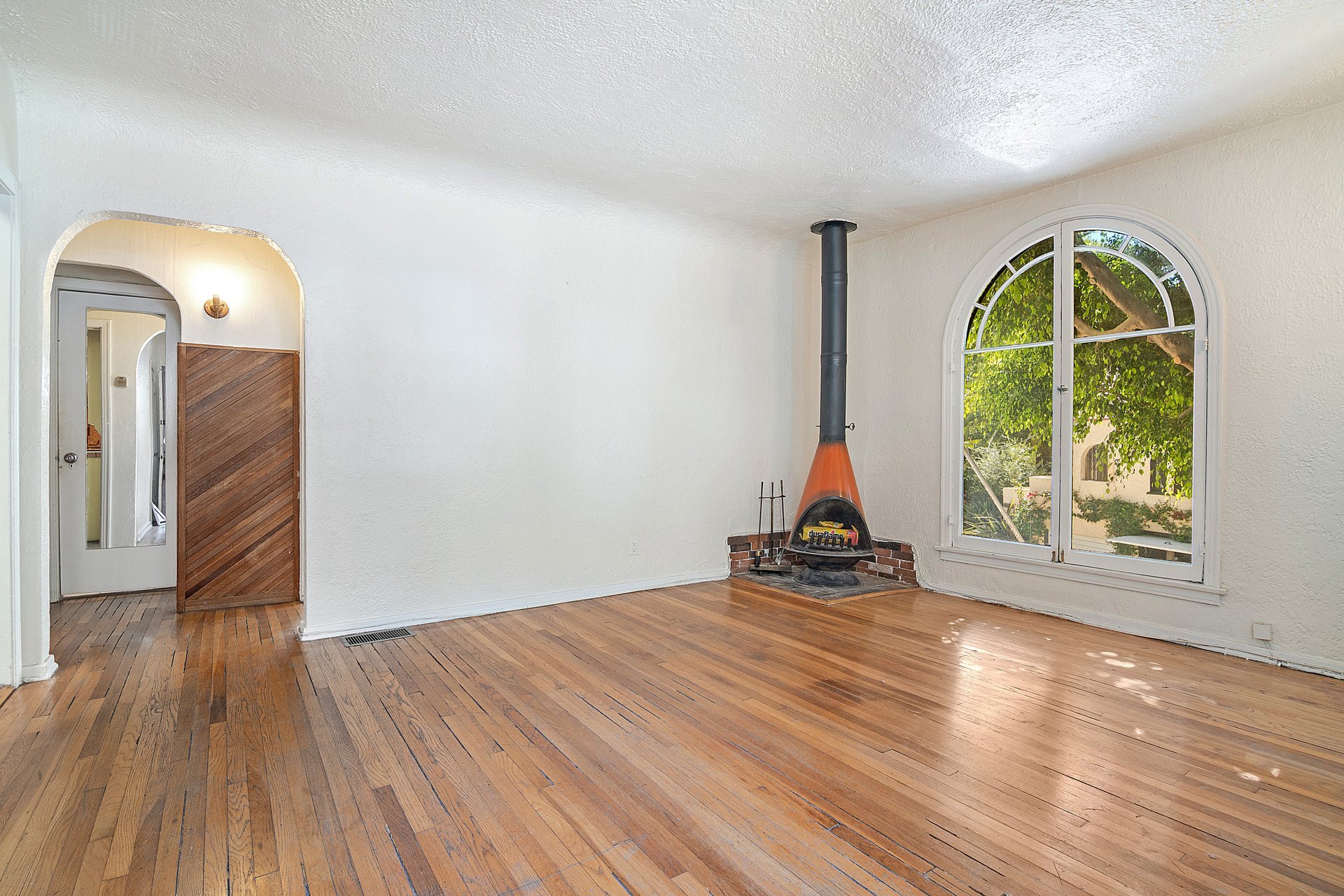 6131 Glen Tower St.