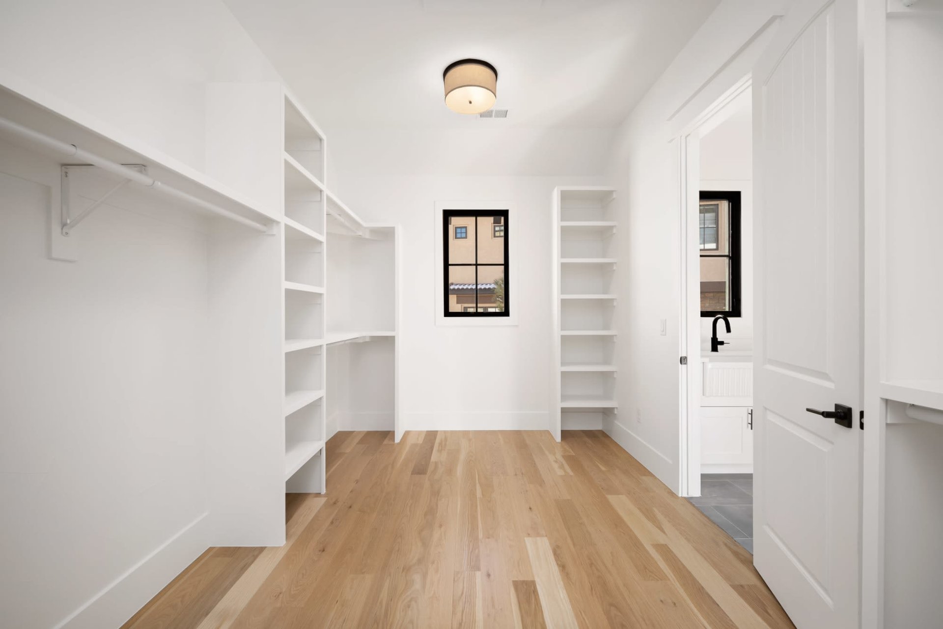 7668  Raphael Lane