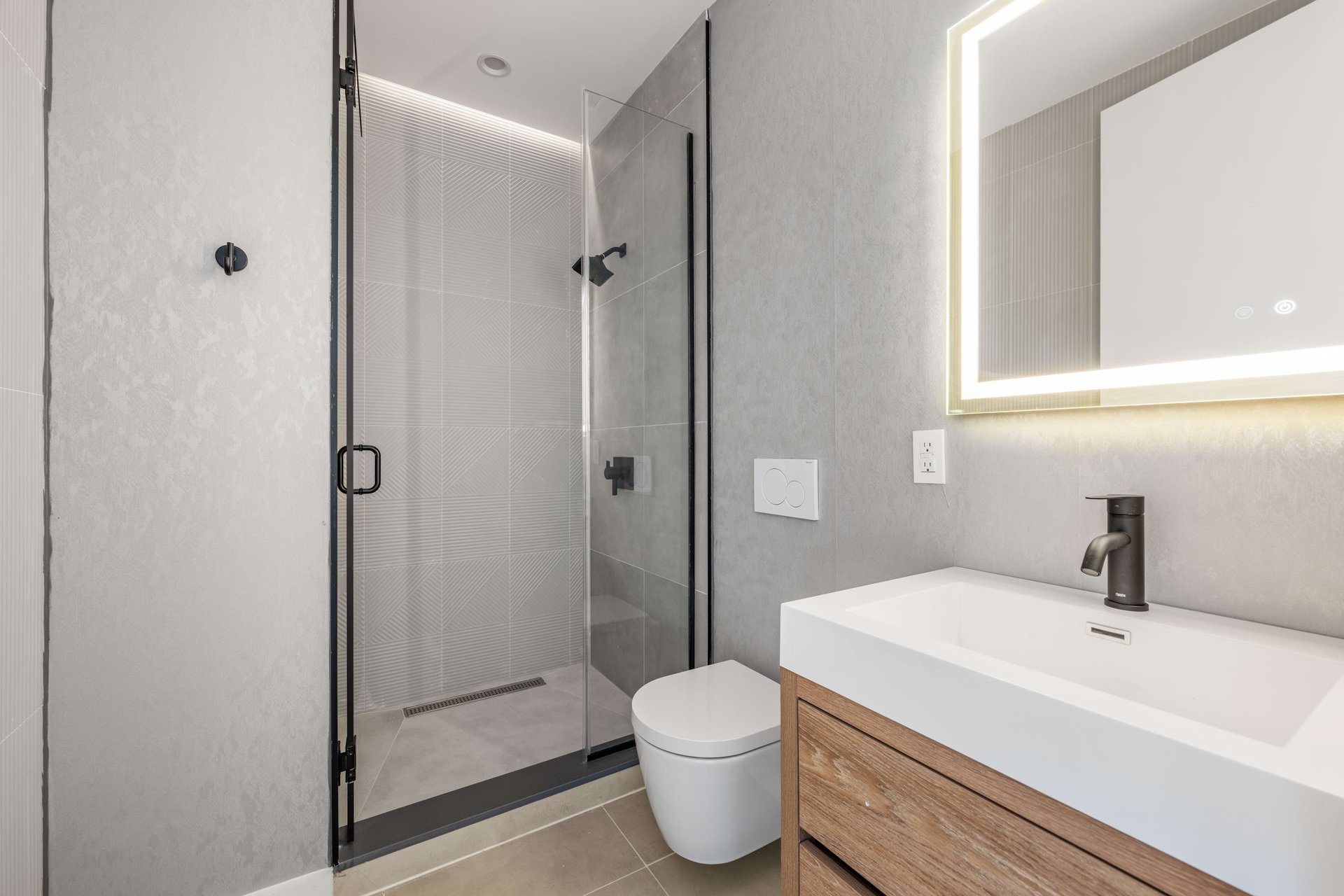 545 Lexington Ave, Unit 2
