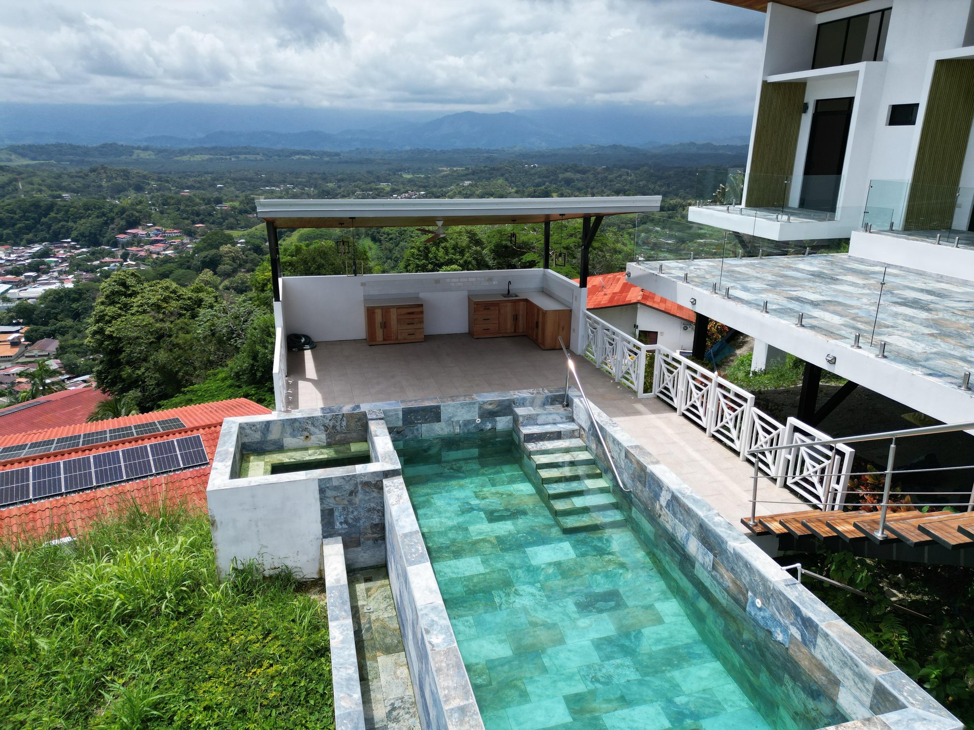 Modern Elegance Meets Incomparable Views, 3BDR&3Baths Home