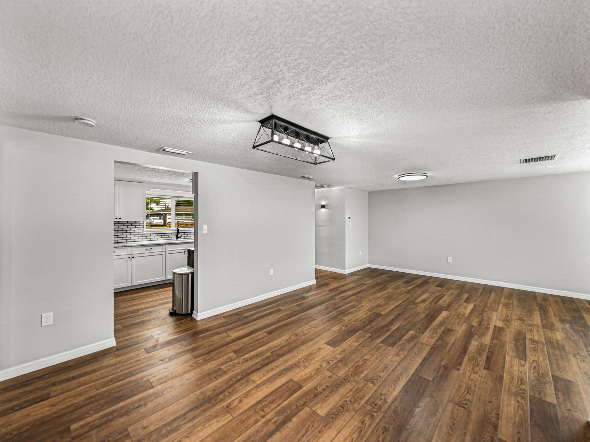 7824 LOTUS DR