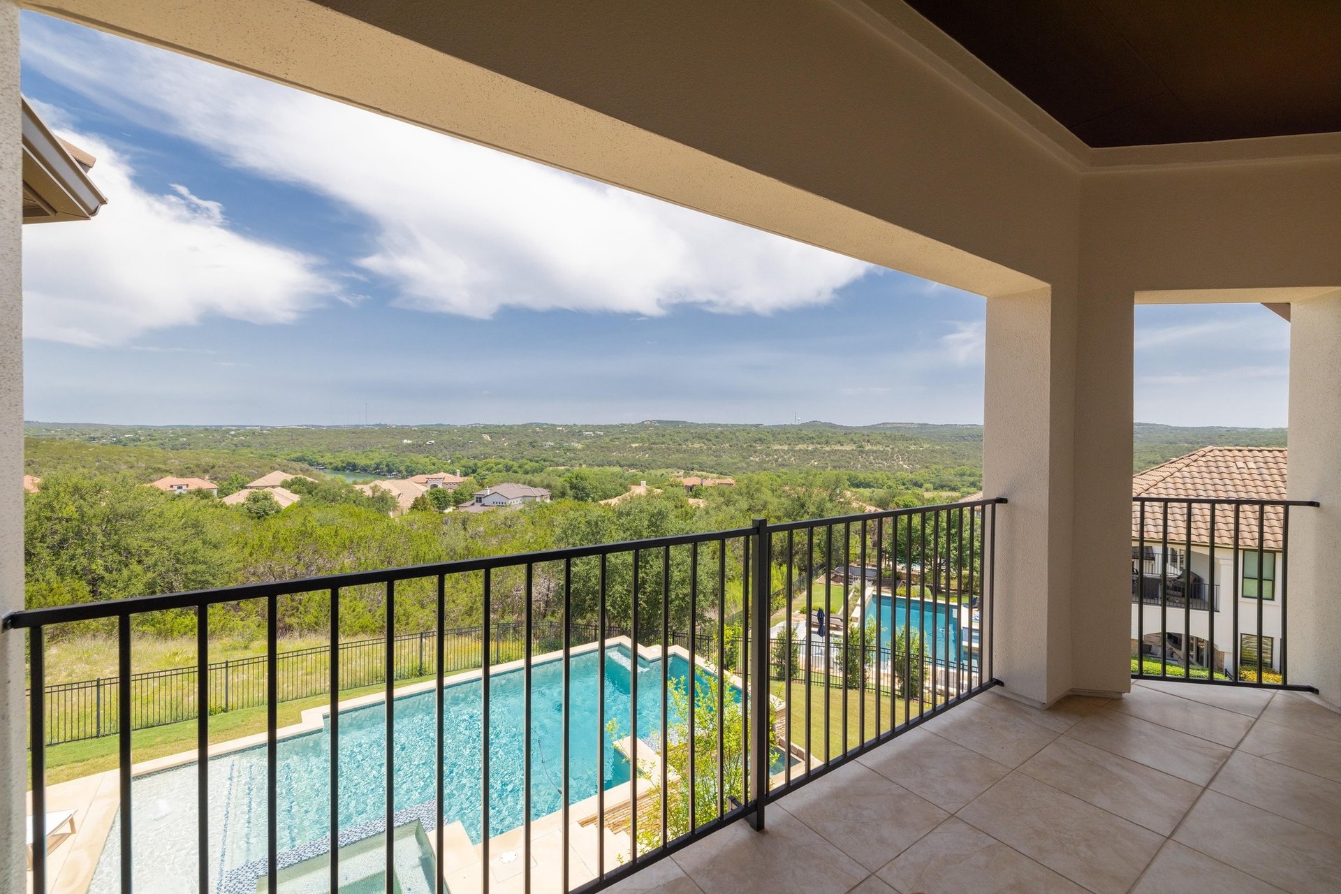 1501 University Club Drive