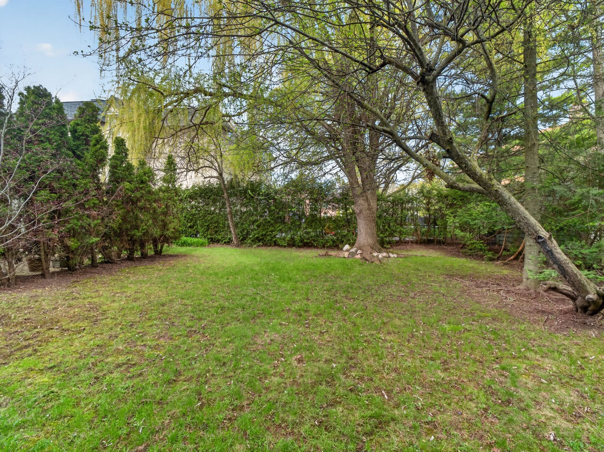 SOLD: Quiet Cul-De-Sac Residence