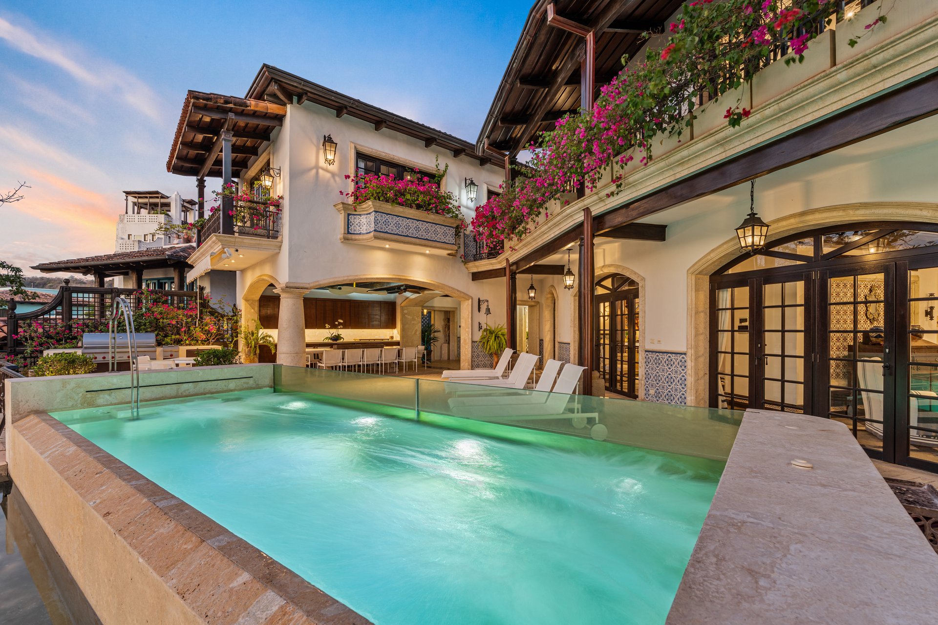 27 Cartagena | Unique Luxury Beachfront Home
