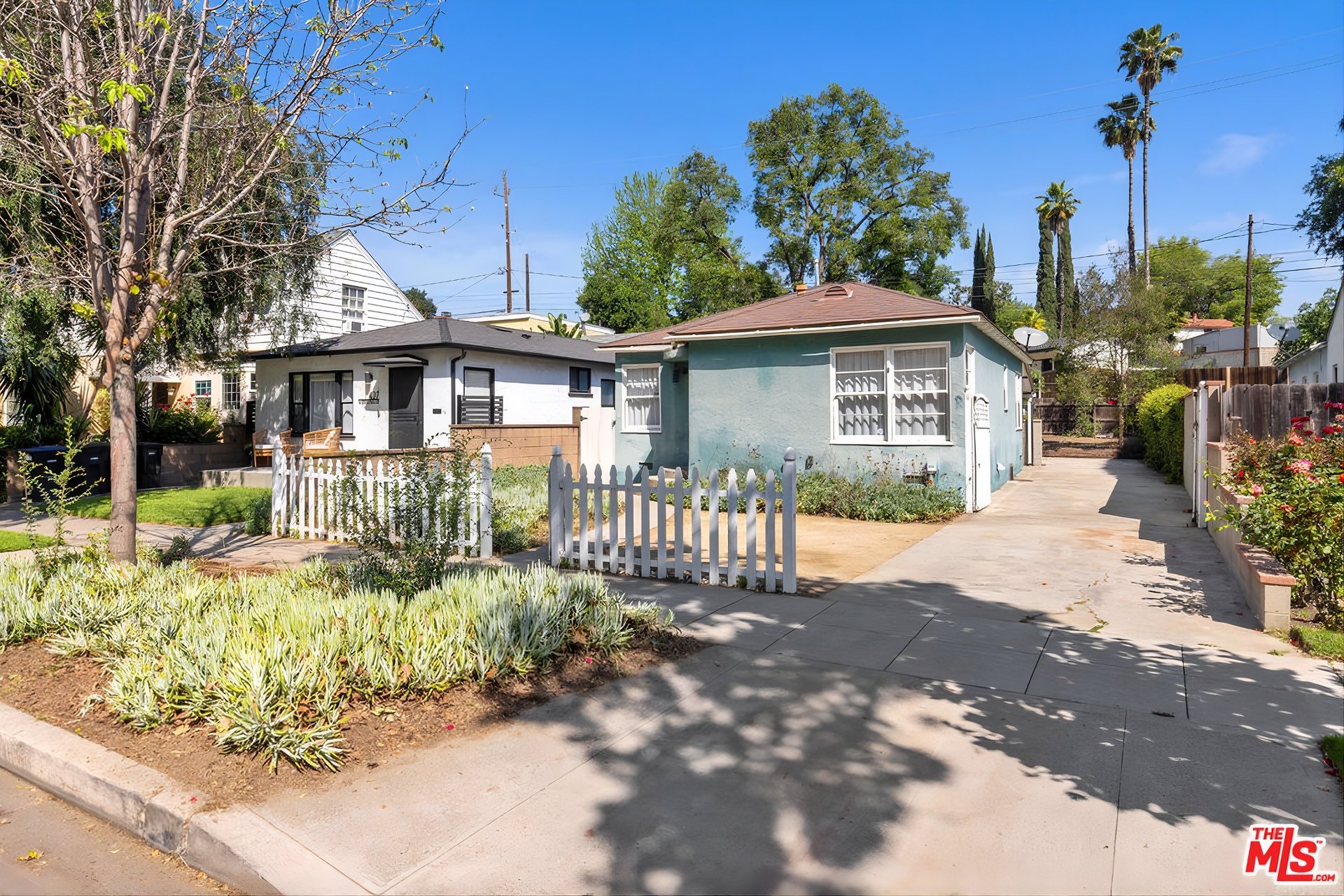 425 W Riverside Drive