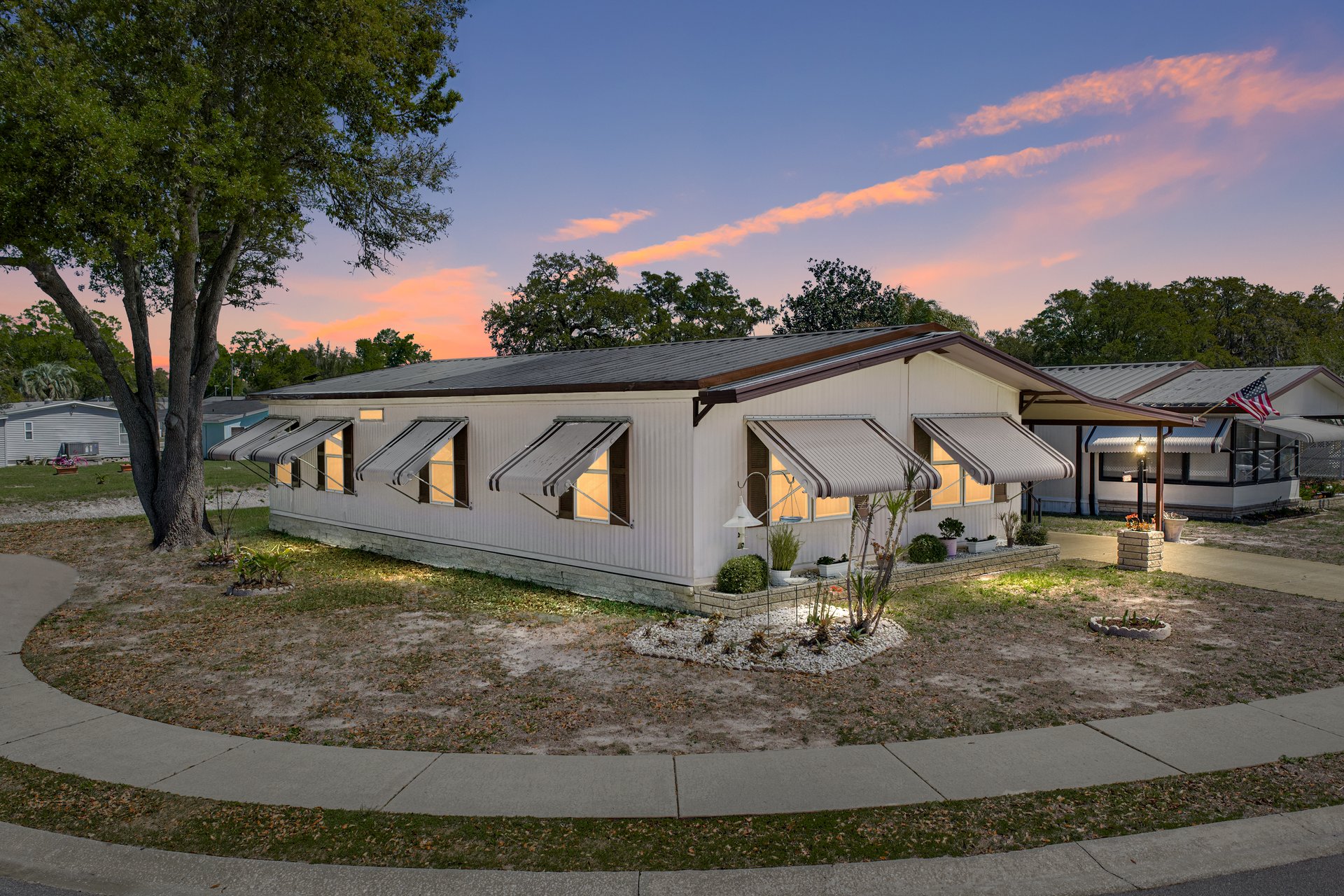 5556 RIVIERA DR