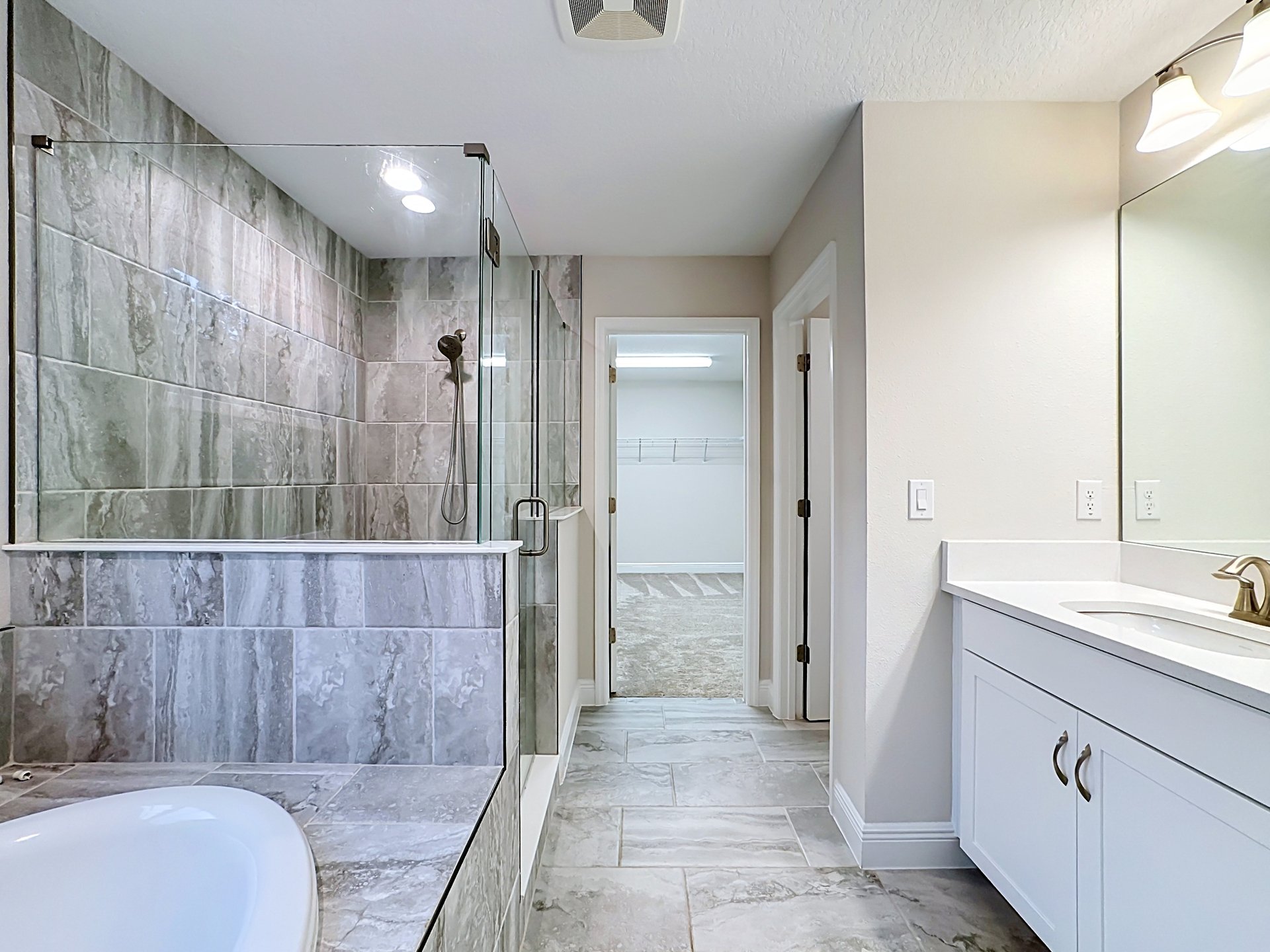 Move-In Ready Pelican in Hawkstone — No Builder Wait, $40K in Upgrades