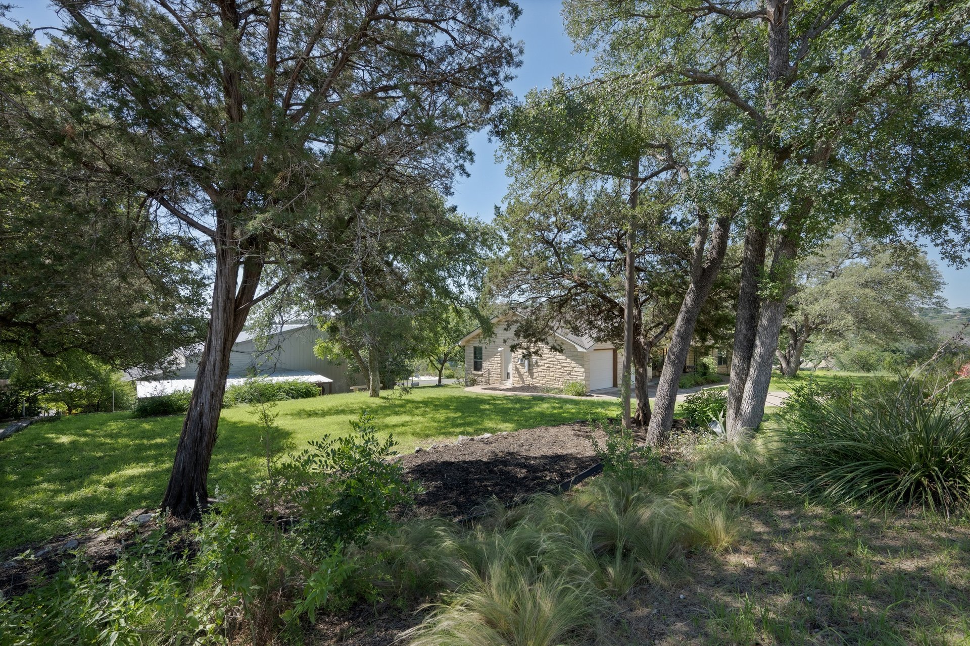 401 Crestview Drive and 309 Cliff Circle