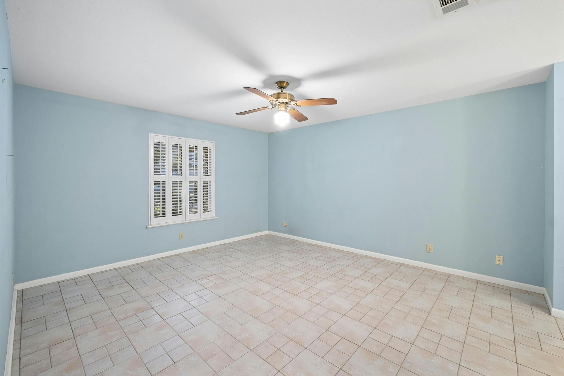 7110 Sungate Drive