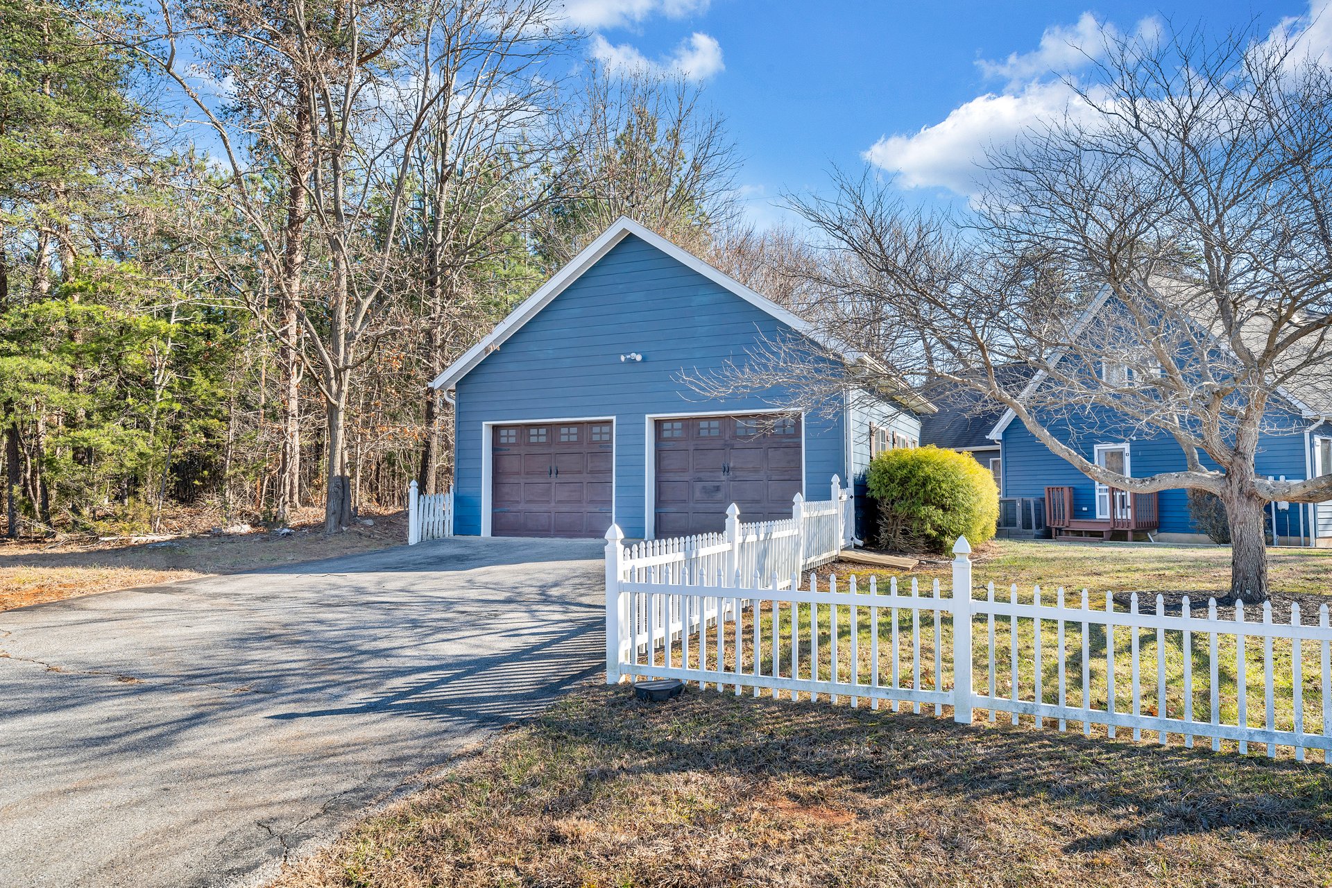 100 Sandpiper DR