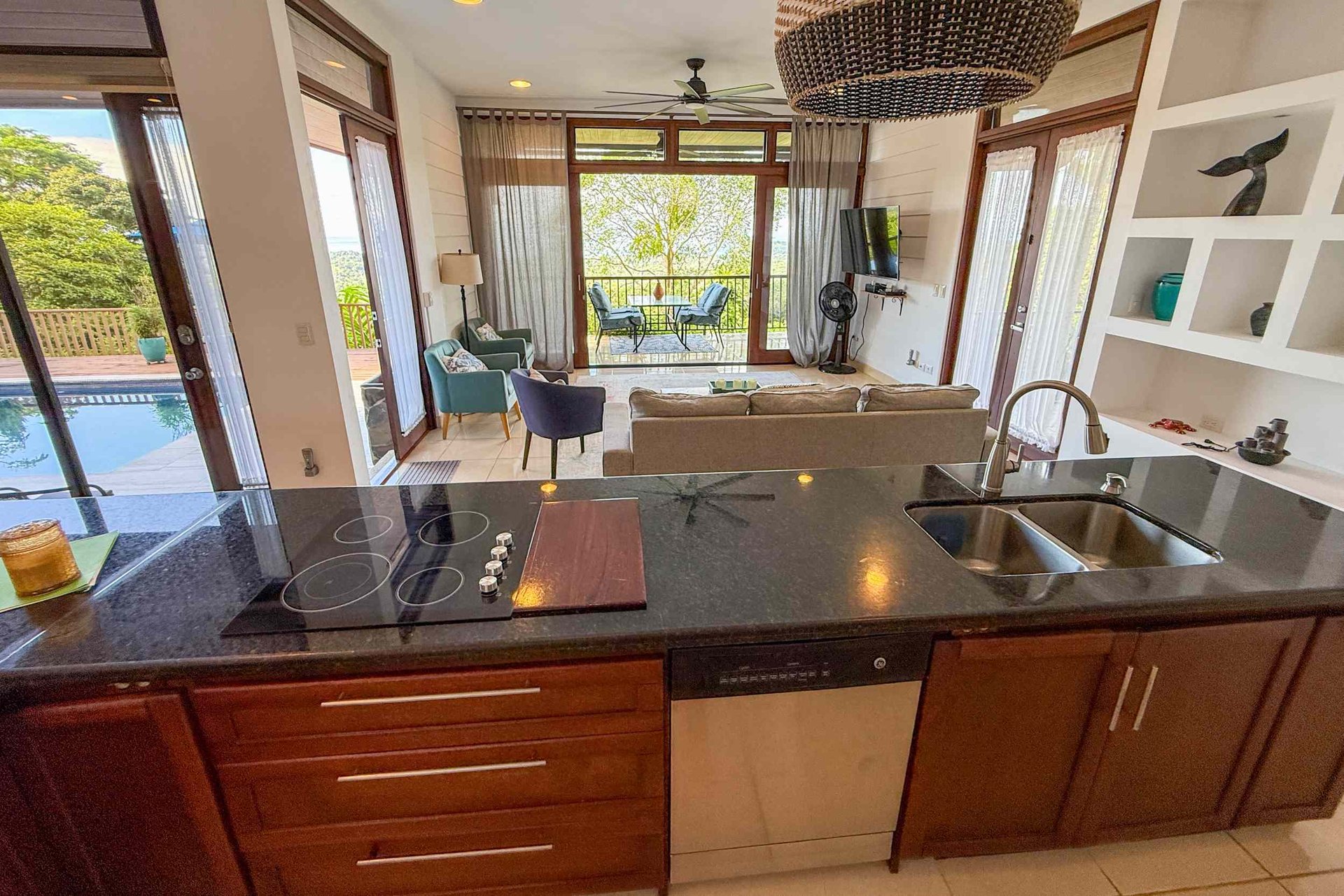 Panoramic Ocean View 4-Bedroom Home with Big Pool & Ample Space to Entertain in Ojochal Costa Rica