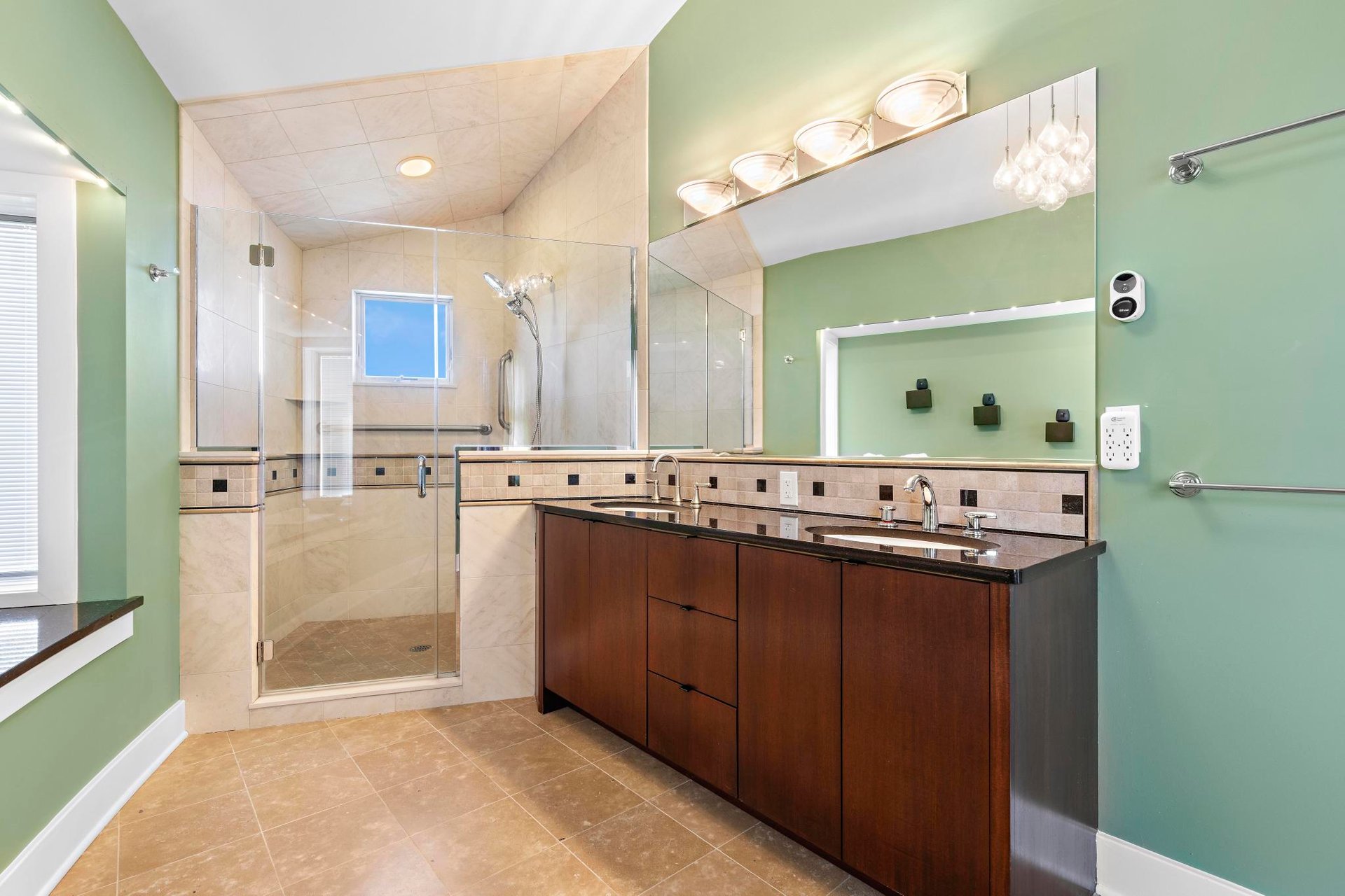 101 E Long Beach Boulevard 