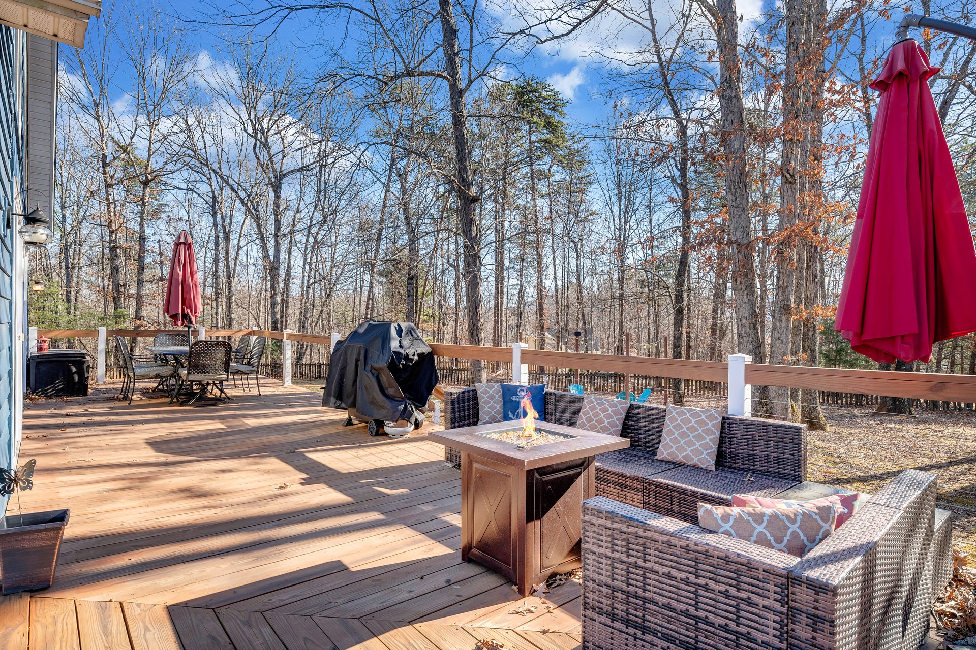 100 Sandpiper DR