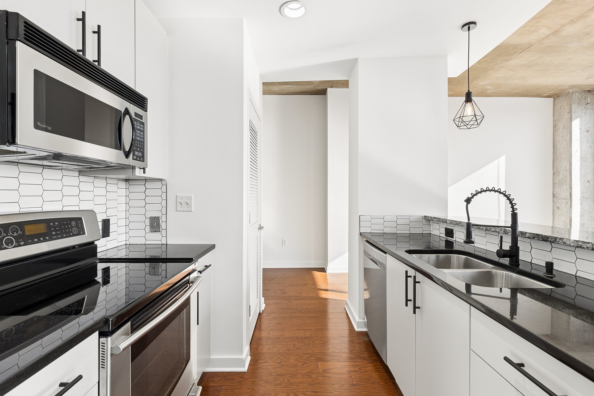 943 Peachtree Street NE Unit 913