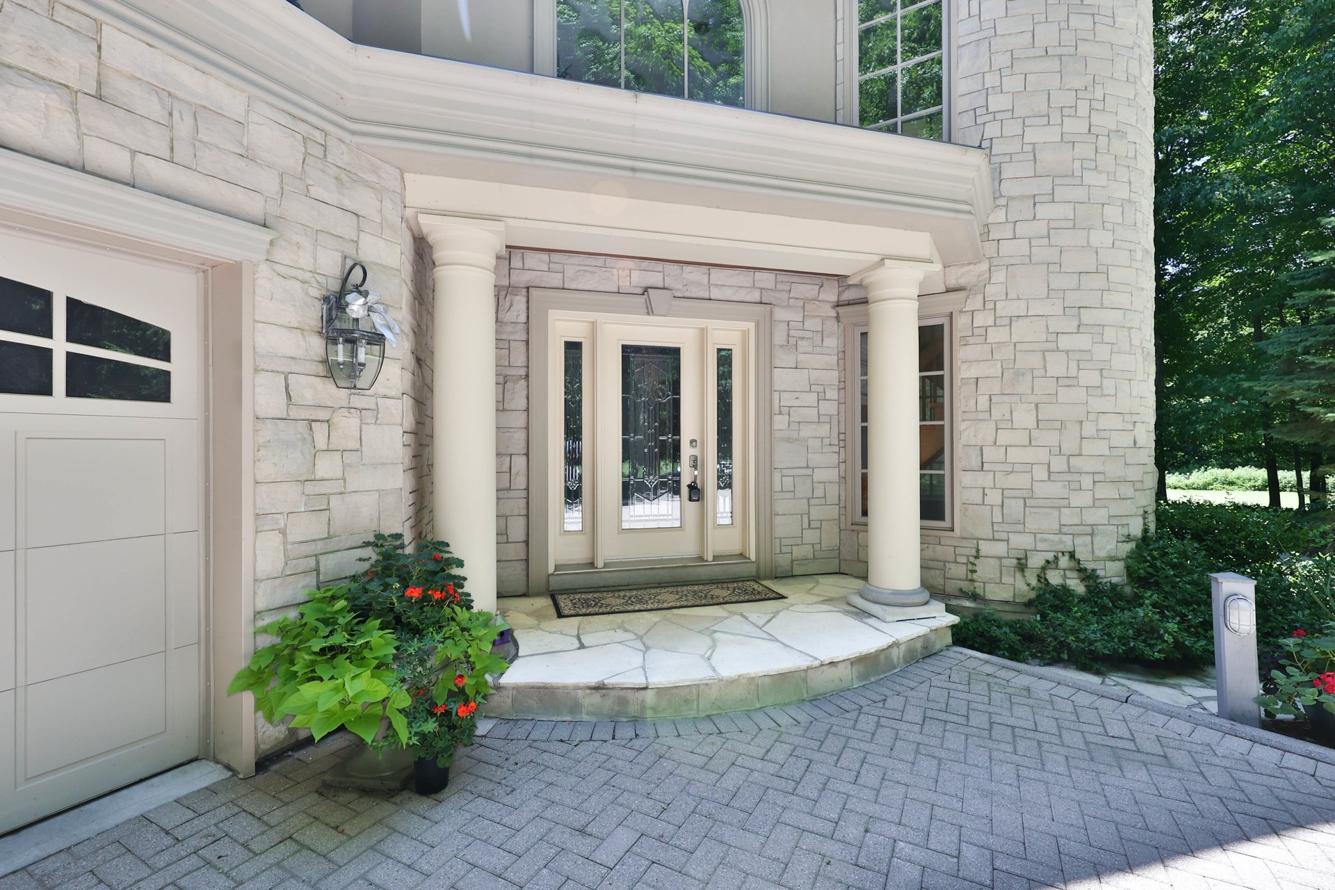 1270 1 Side Road, Burlington