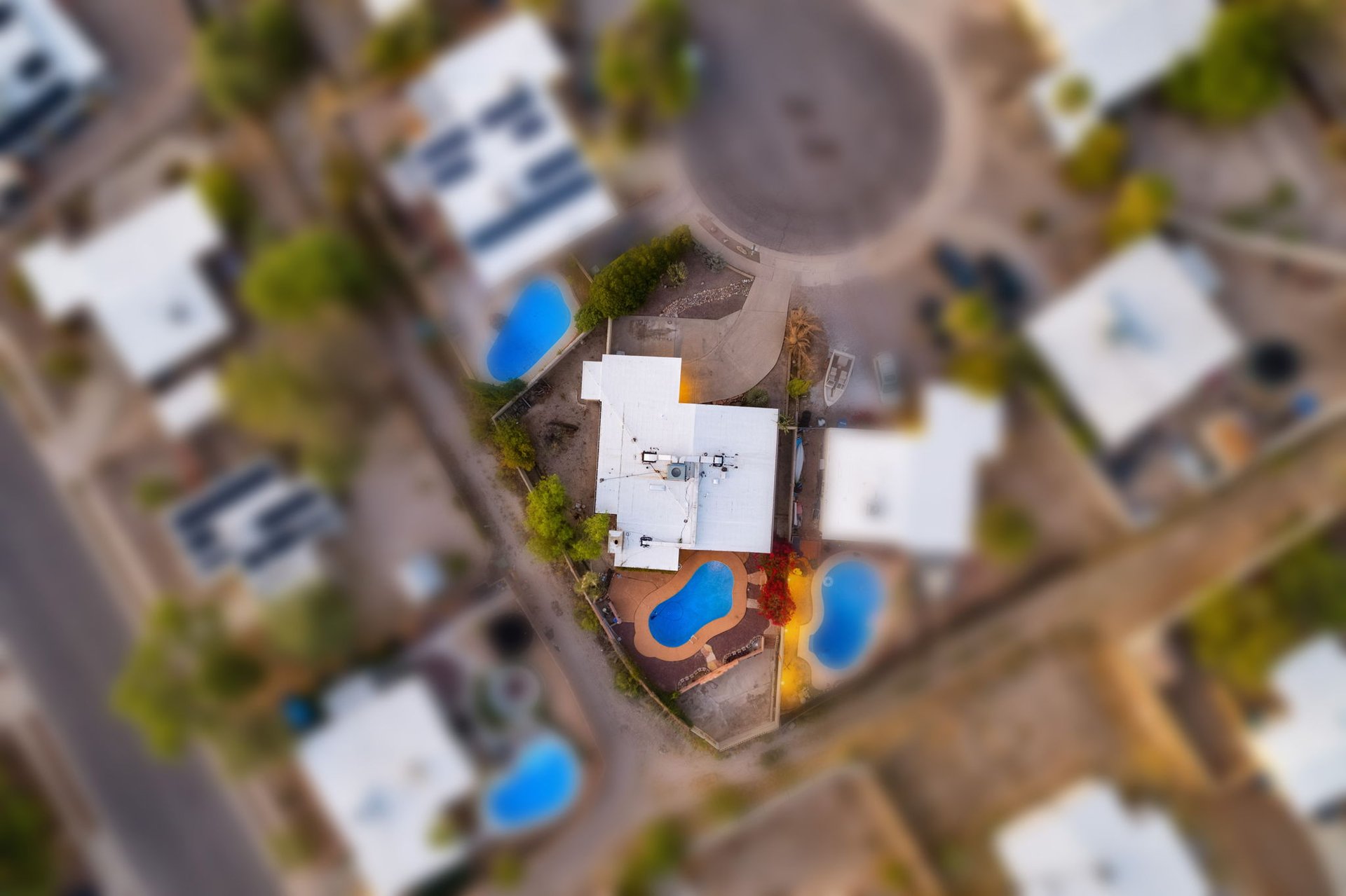 2540 S Marianne